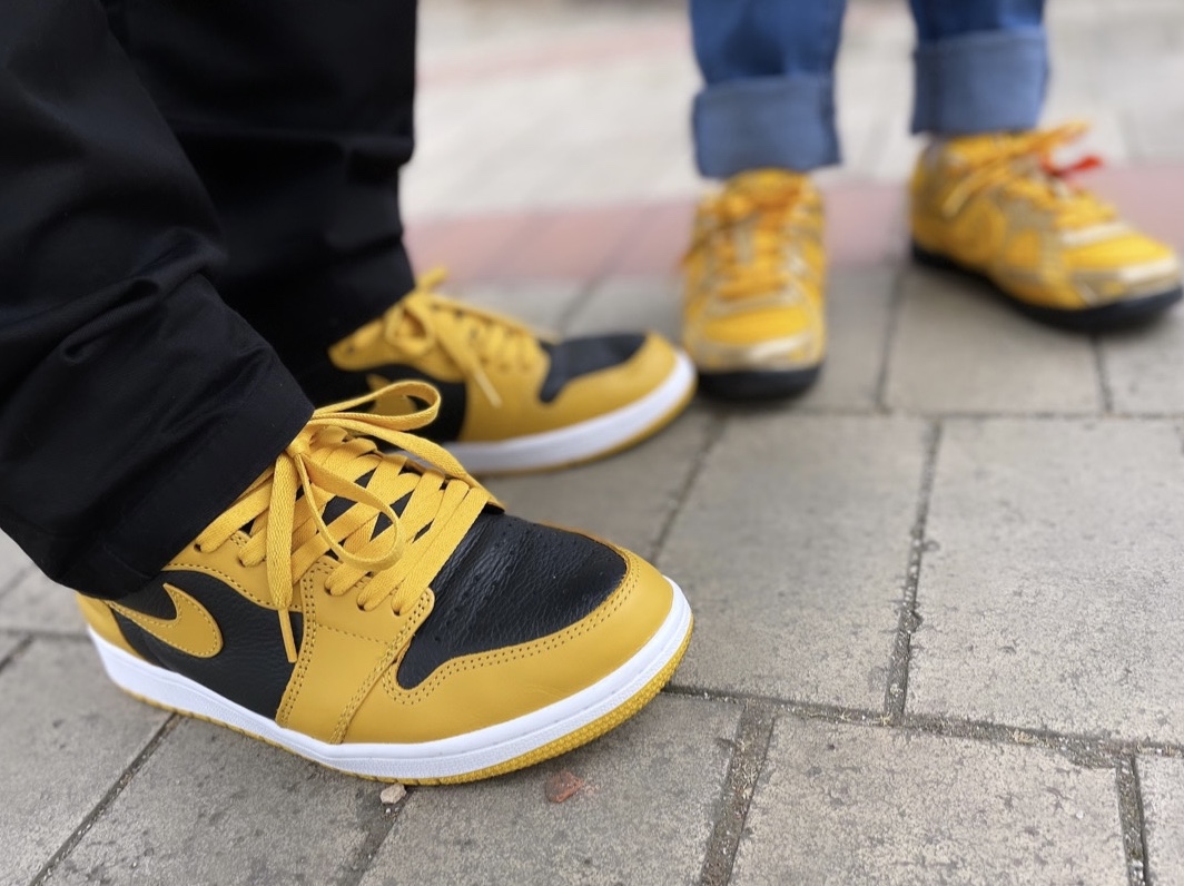 Jordan 1 Retro High OG Pollen, (PS) Nike x Off-White Air Rubber Dunk University Gold 착용 스타일