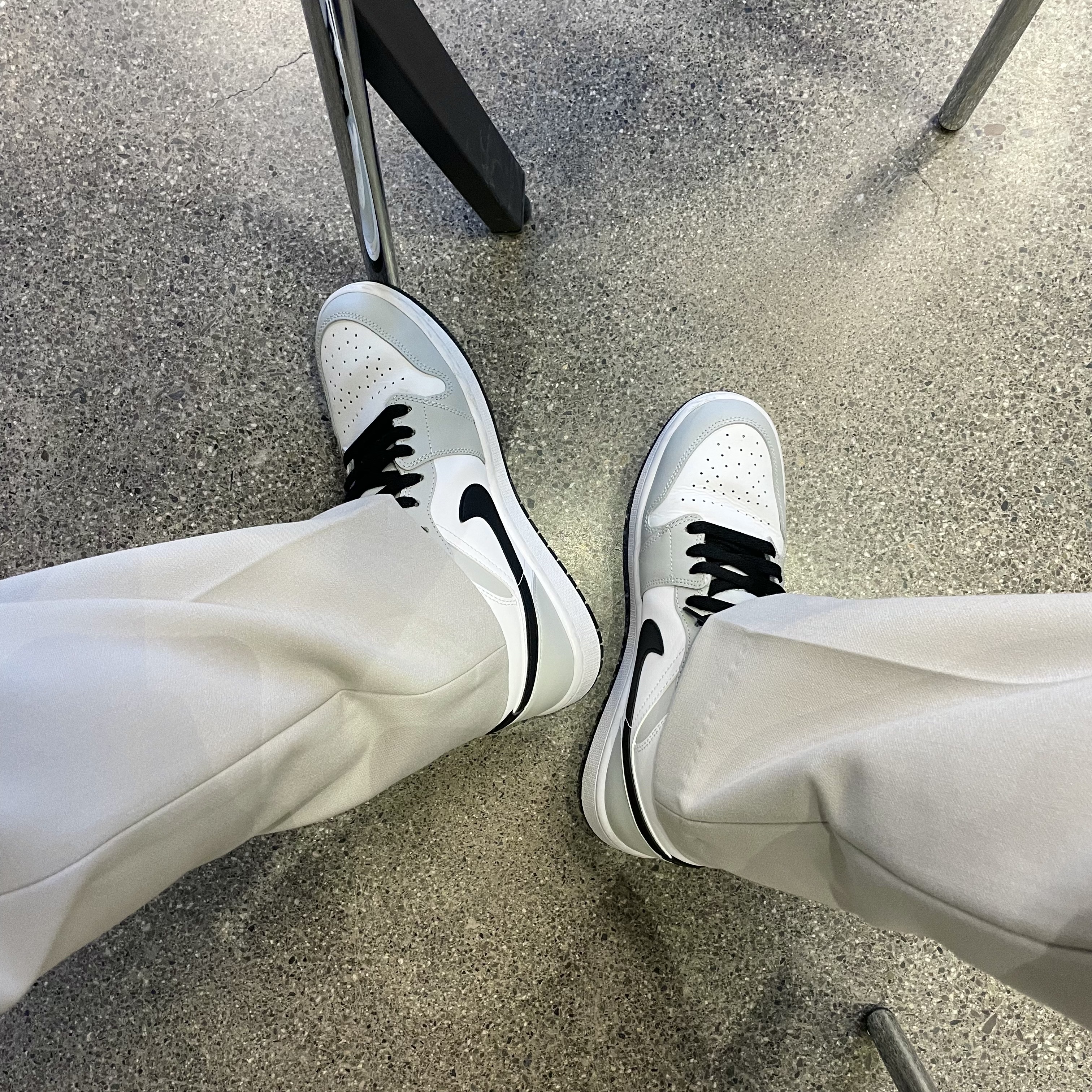 (W) Jordan 1 Mid Grey Fog 착용 스타일