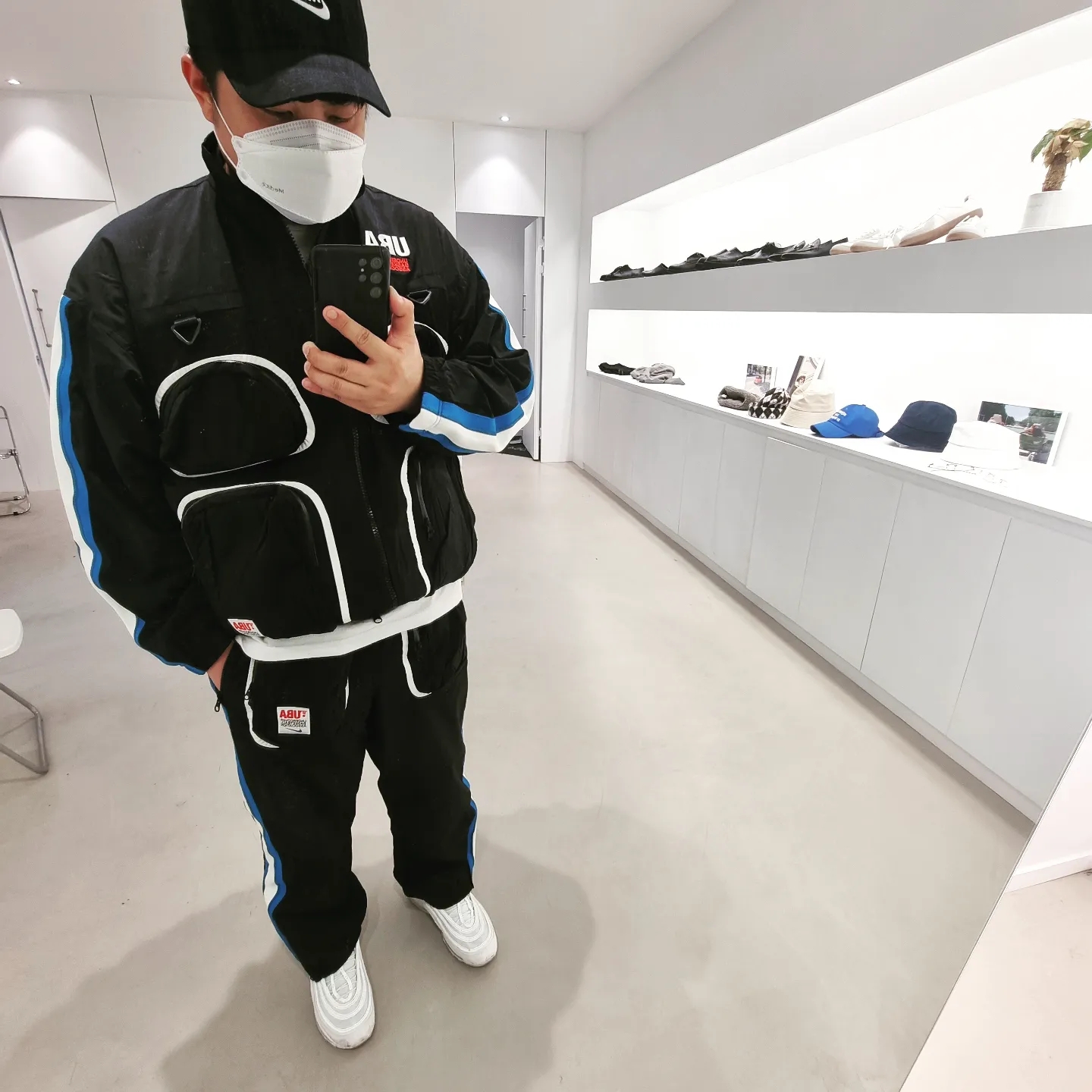 Nike x Undercover NRG Track Suit Black - US/EU, Nike Air Max 97 Triple White Wolf Grey 착용 스타일 - 1