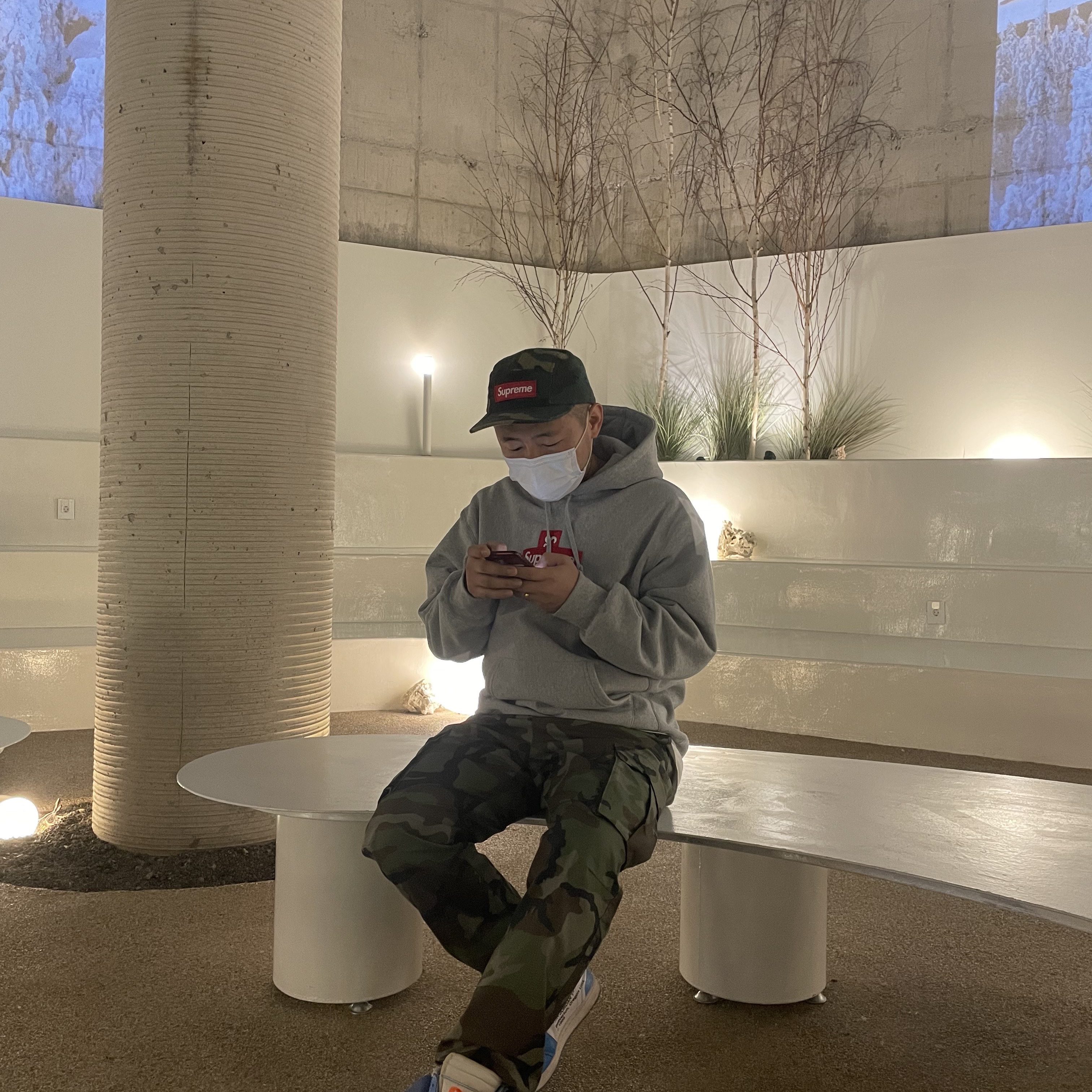 Jordan 1 x Off-White Retro High University Blue, Supreme Cross Box Logo Hooded Sweatshirt Heather Grey - 20FW 착용 스타일 - 2