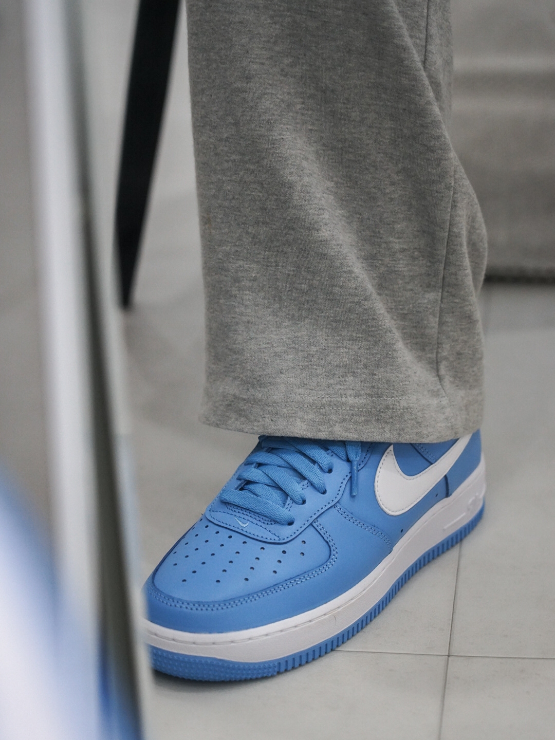 Nike Air Force 1 '07 Low University Blue 착용 스타일 - 4