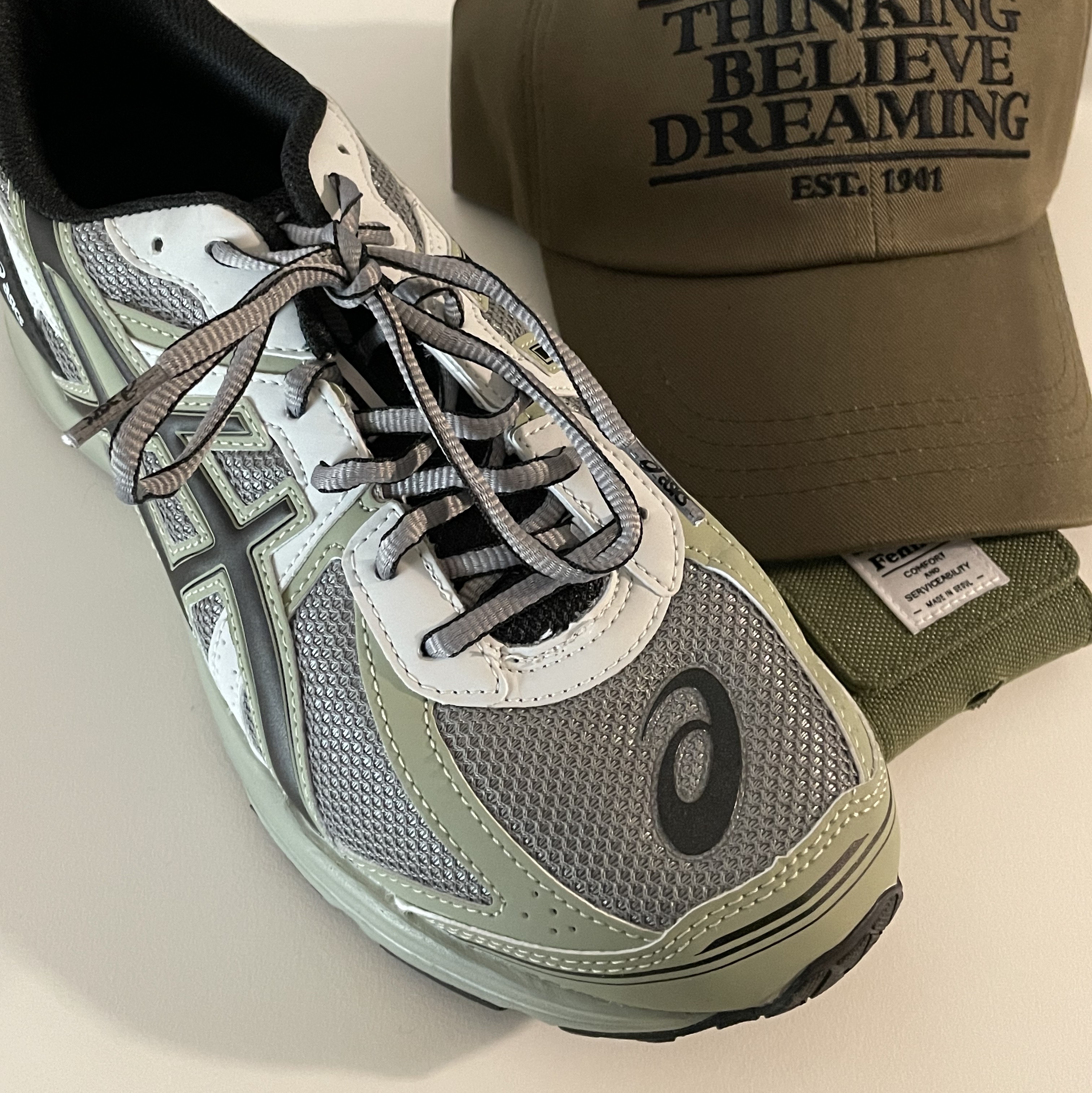 Asics Jog 100 S Sheet Rock - 2E Wide 착용 스타일 - 1