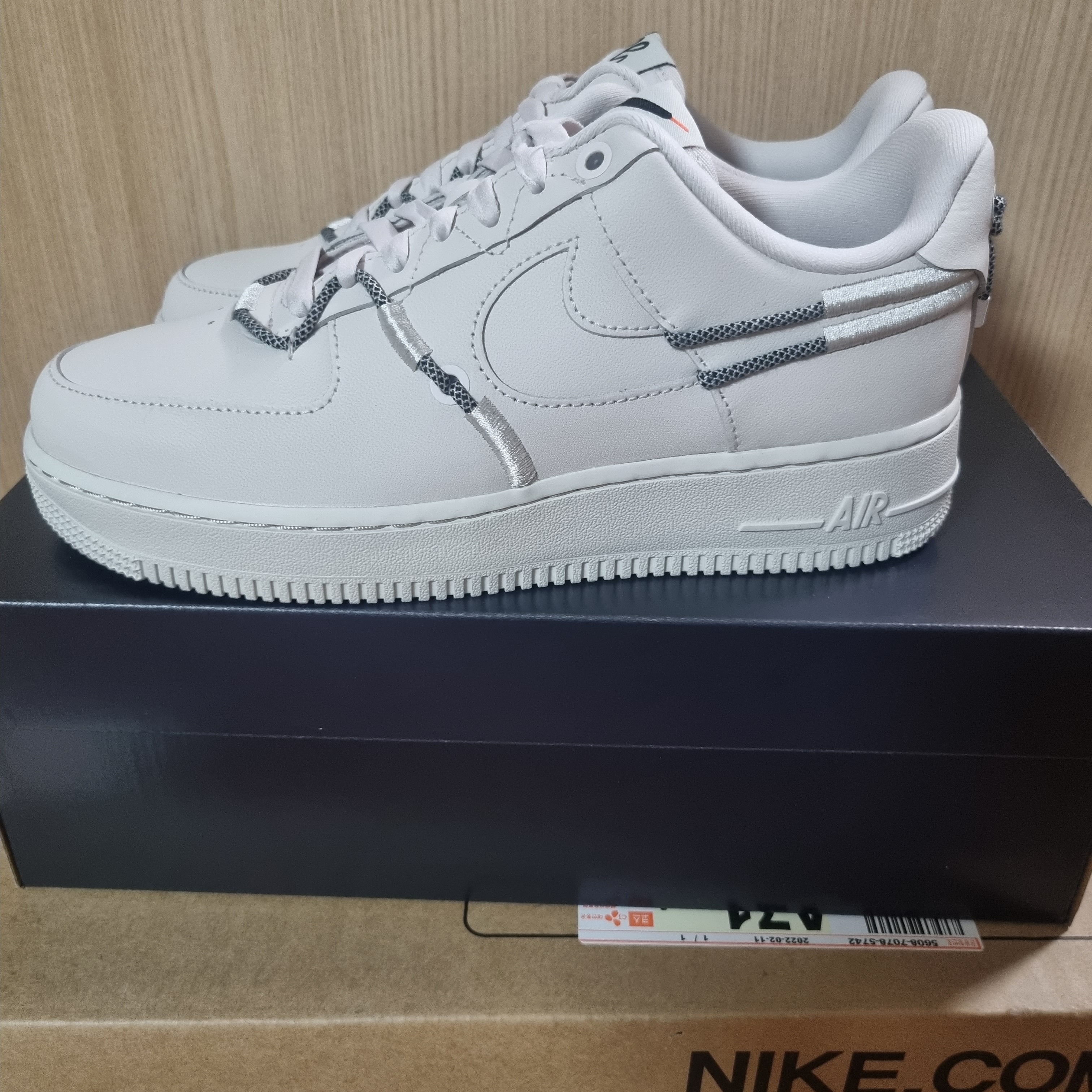 (W) Nike Air Force 1 '07 LX Light Orewood Brown 착용 스타일 - 1