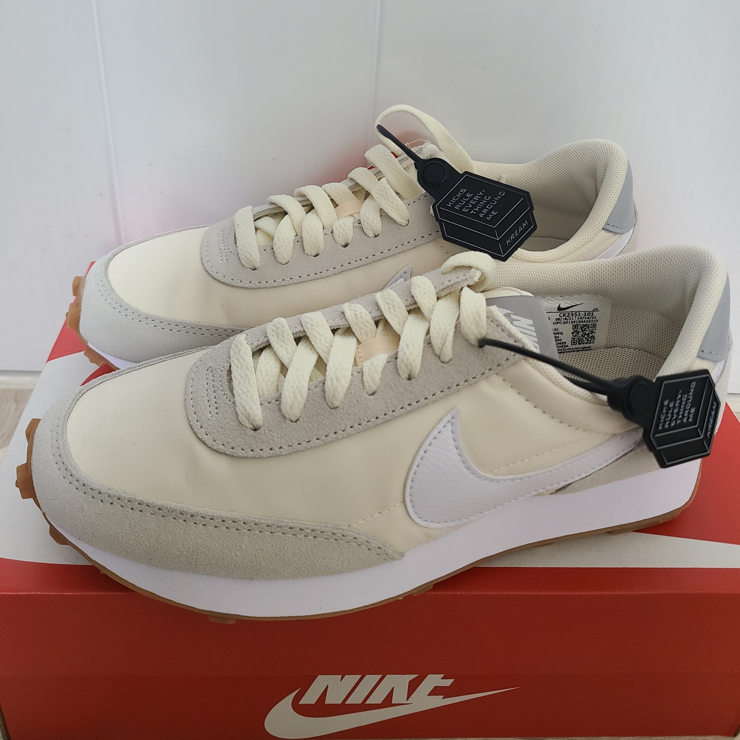 (W) Nike Daybreak Summit White 착용 스타일 - 1