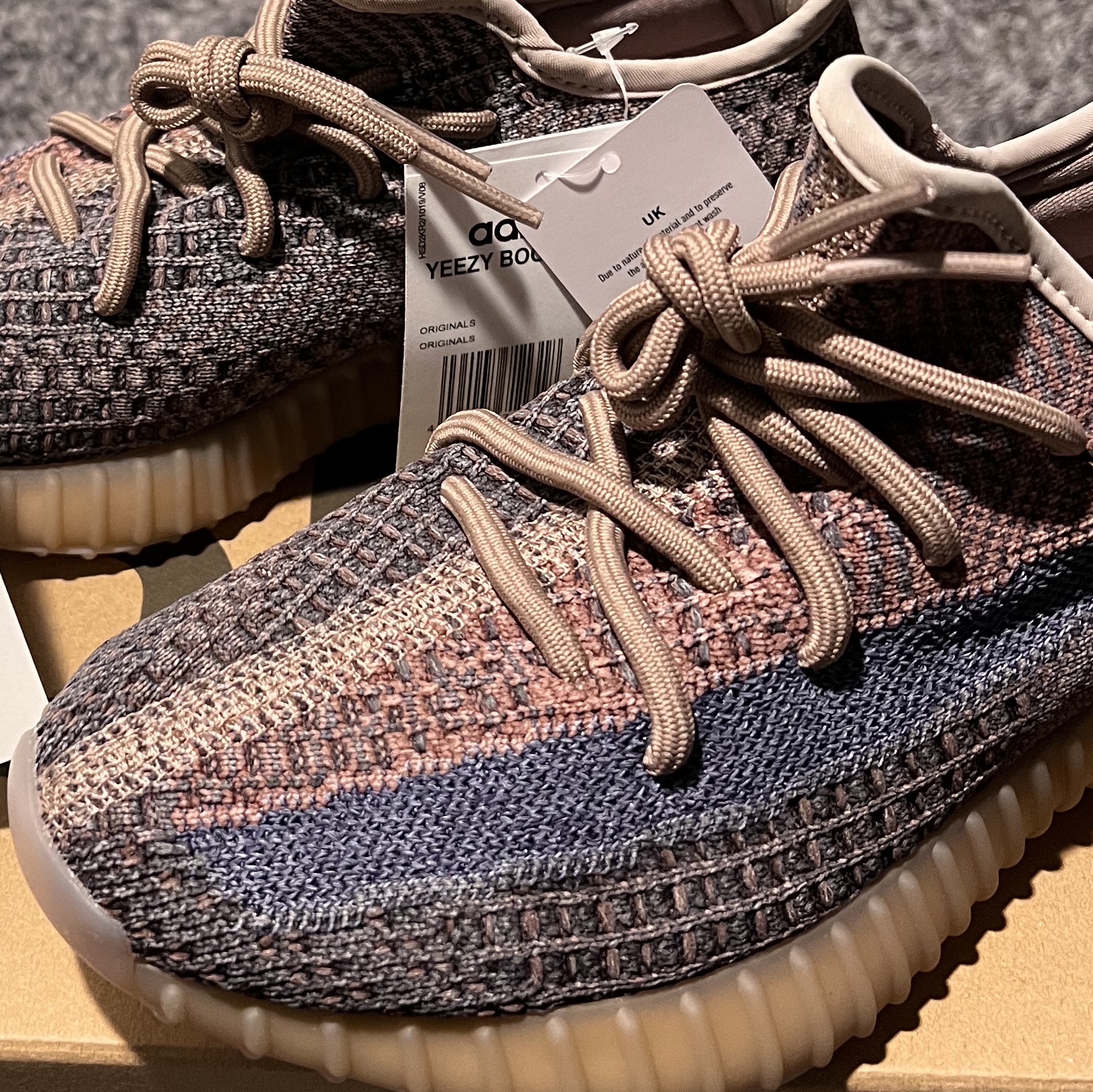 Adidas Yeezy Boost 350 V2 Fade 착용 스타일 - 2