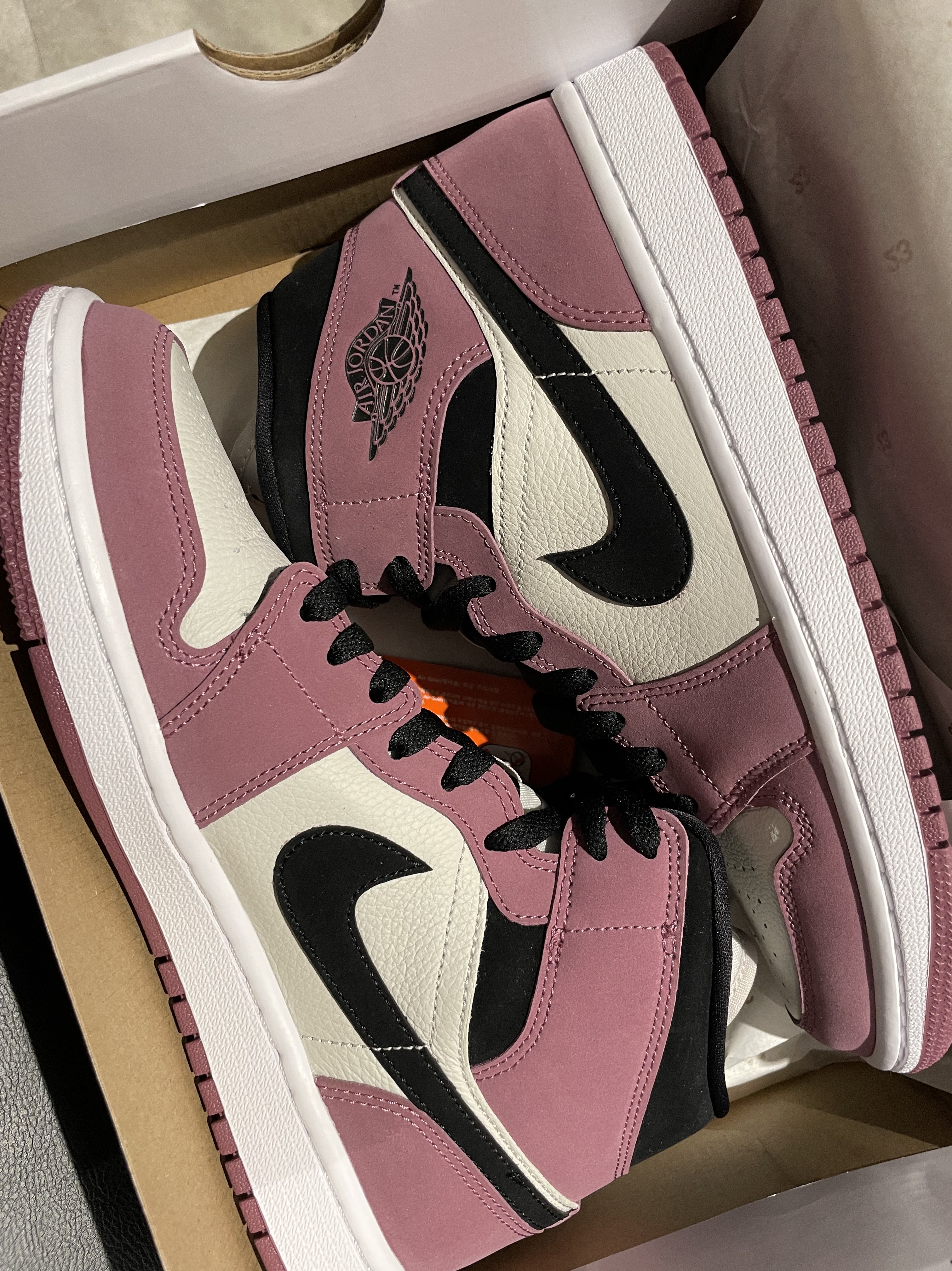 (W) Jordan 1 Mid SE Light Mulberry 착용 스타일