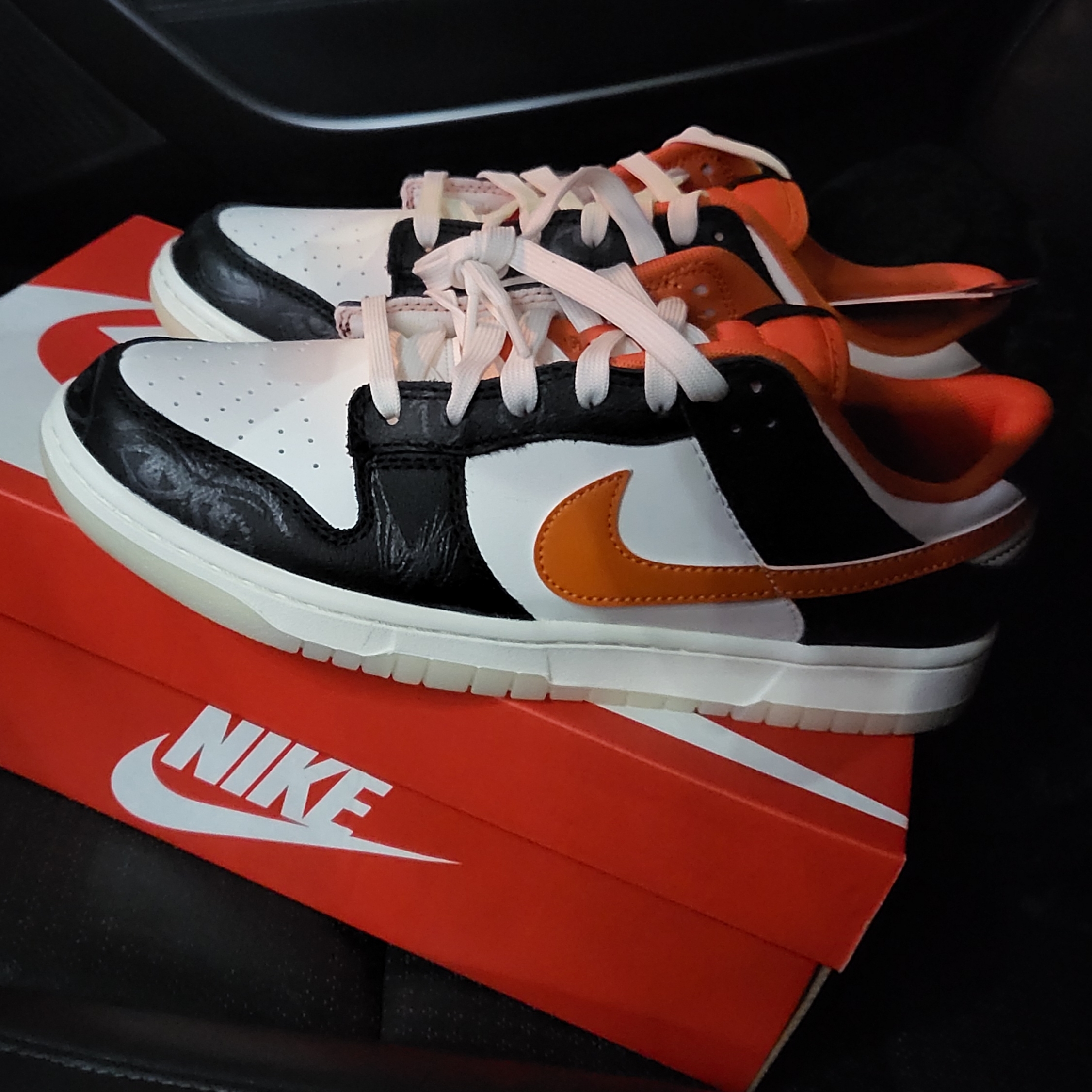 Nike Dunk Low Retro PRM Halloween 착용 스타일