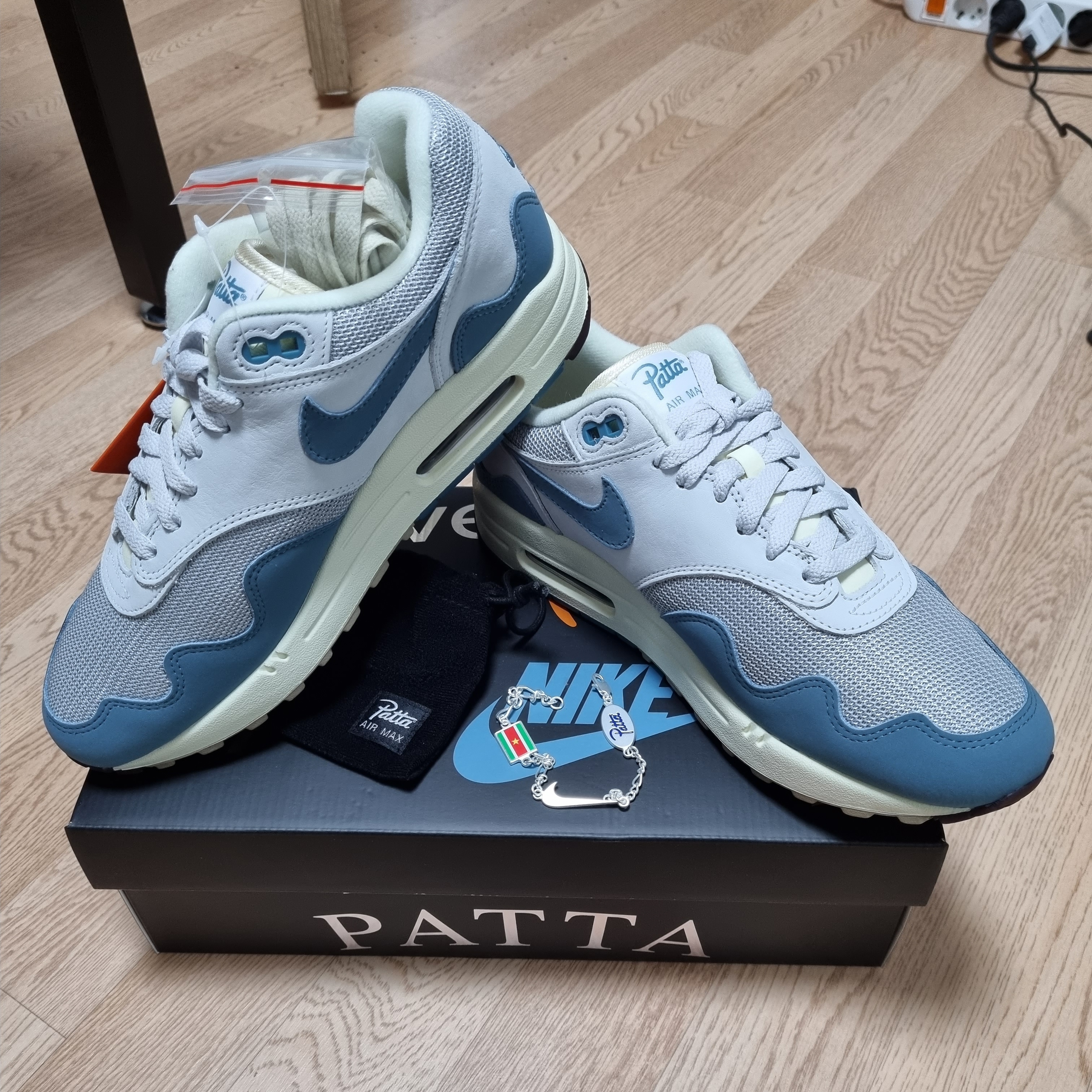 Nike x Patta Air Max 1 Noise Aqua 착용 스타일