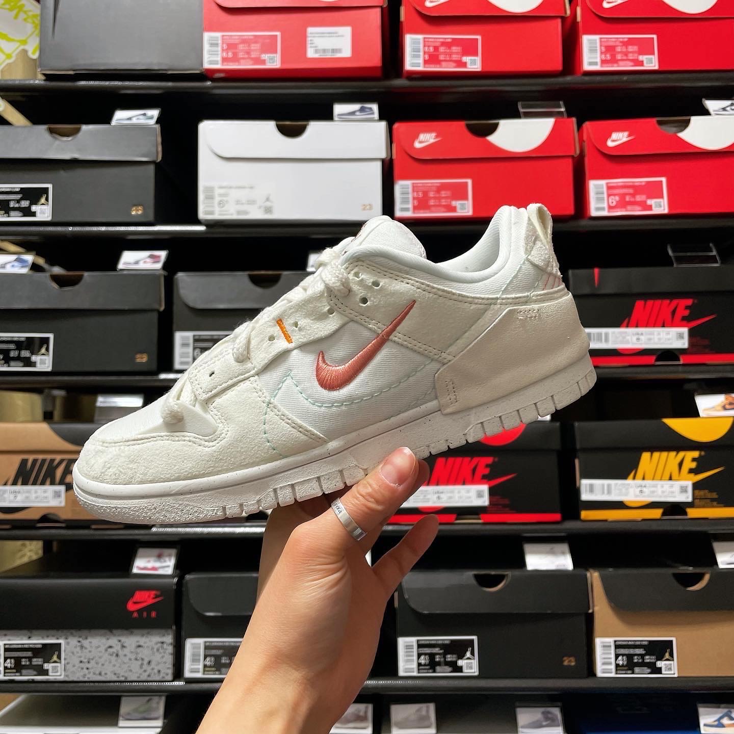 (W) Nike Dunk Low Disrupt 2 Pale Ivory Sail 착용 스타일 - 1