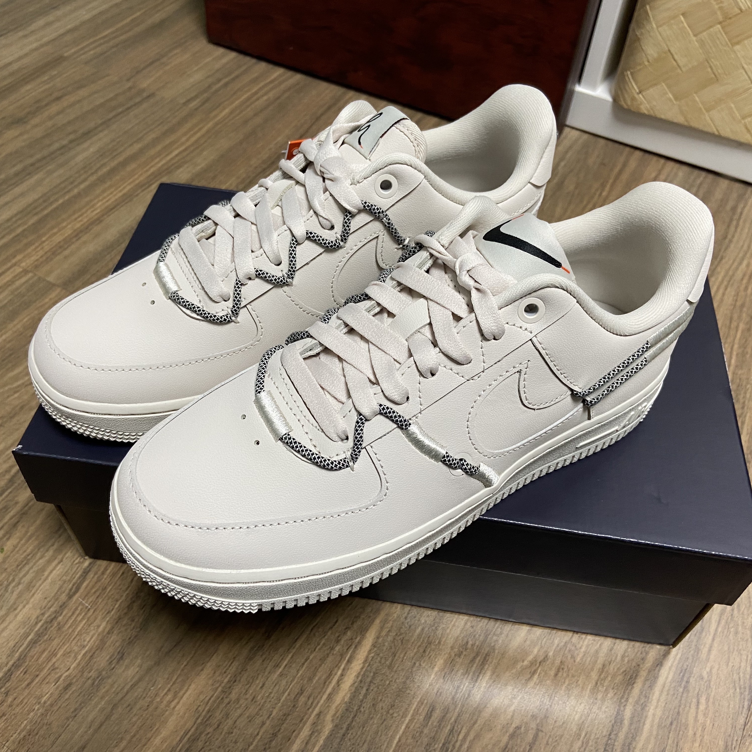 (W) Nike Air Force 1 '07 LX Light Orewood Brown 착용 스타일 - 2