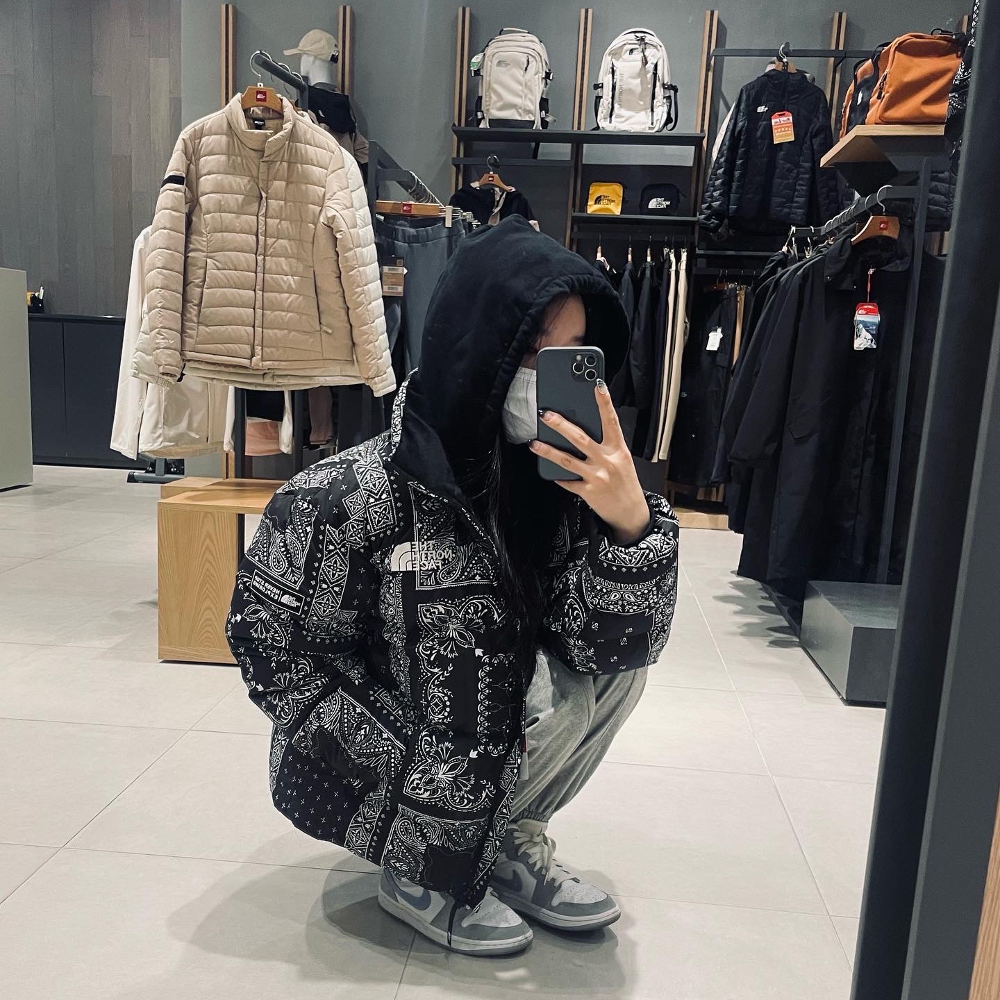 (W) Jordan 1 Mid Wolf Grey 착용 스타일 - 3