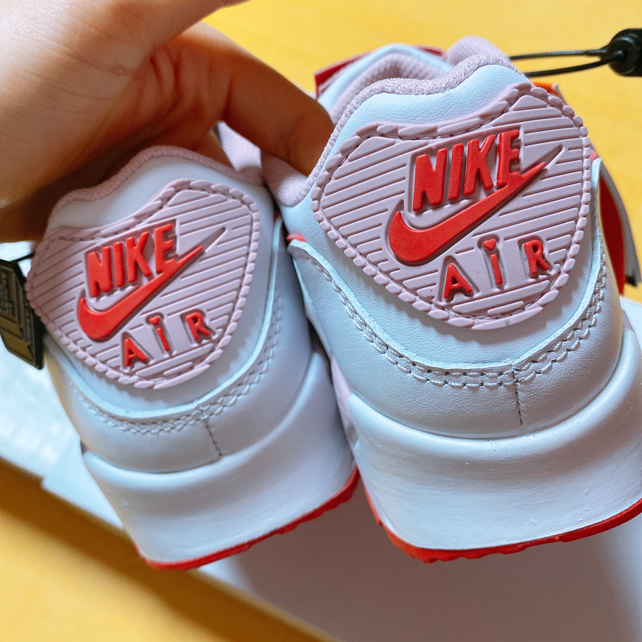 (W) Nike Air Max 90 QS Valentine's Day 착용 스타일 - 4
