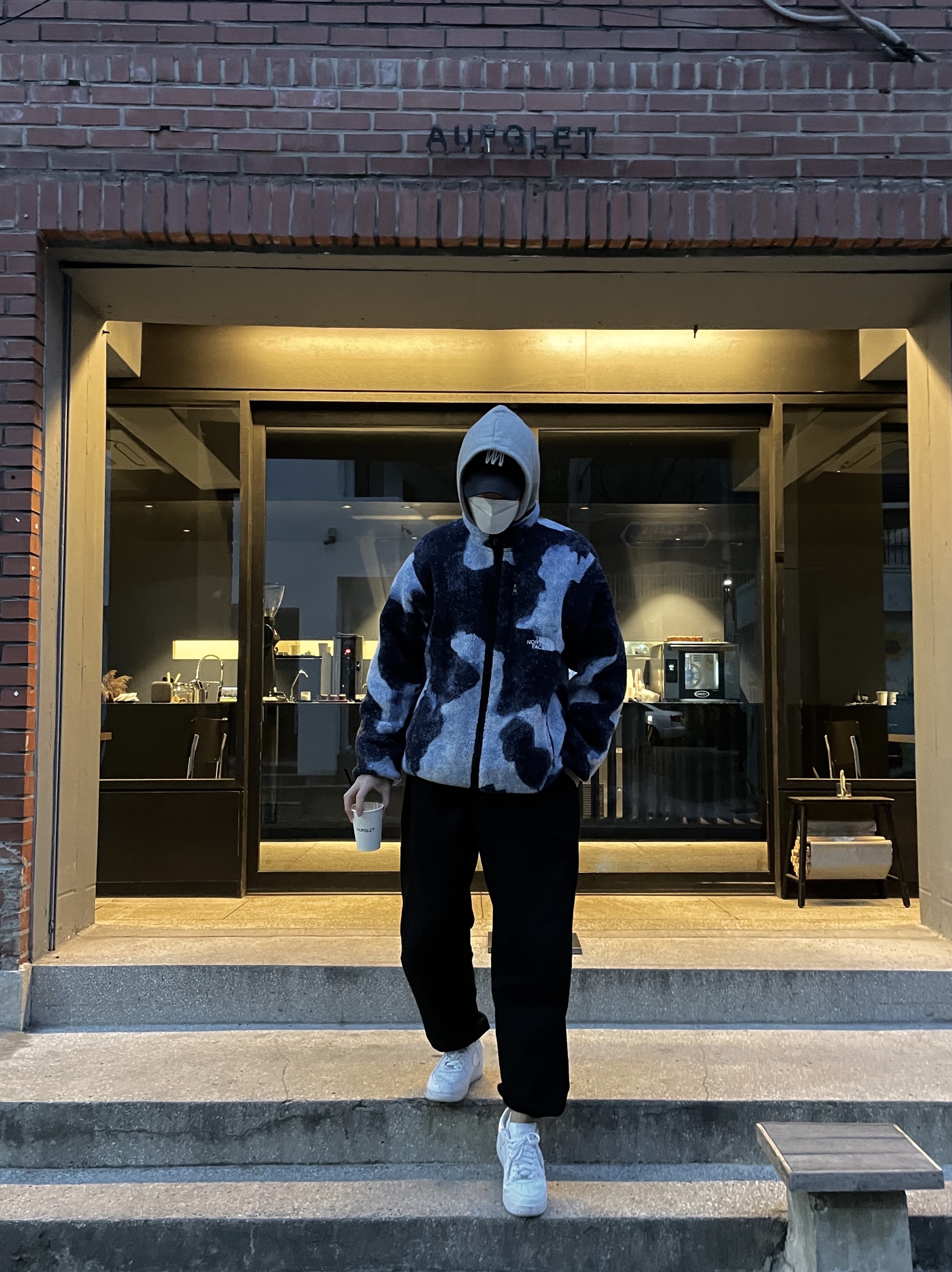 Nike x Supreme Air Force 1 Low White, Supreme x The North Face Bleached Denim Print Fleece Jacket Indigo - 21FW 착용 스타일