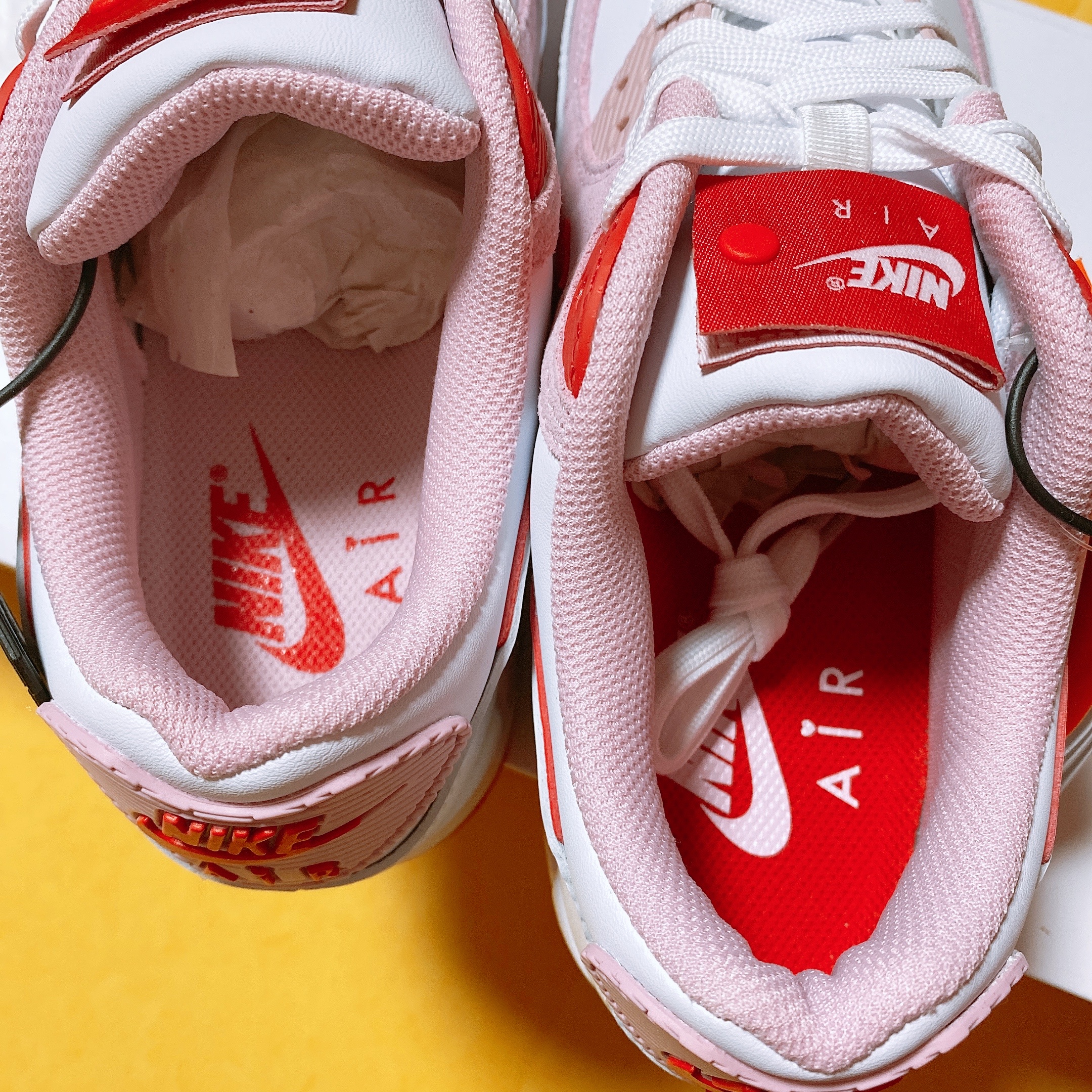 (W) Nike Air Max 90 QS Valentine's Day 착용 스타일 - 3