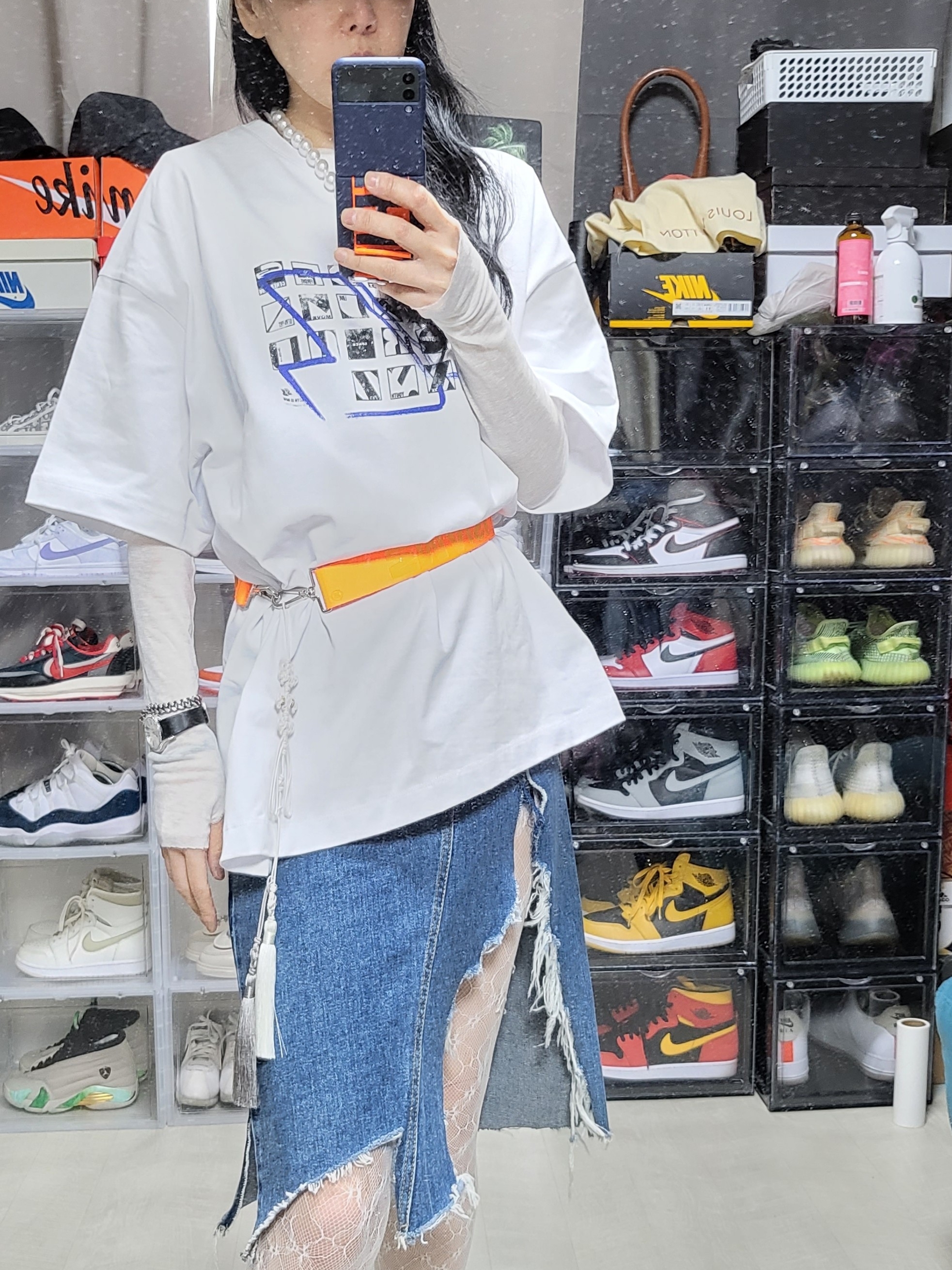 Zara x Ader Error Graphic T-Shirt White 착용 스타일 - 2