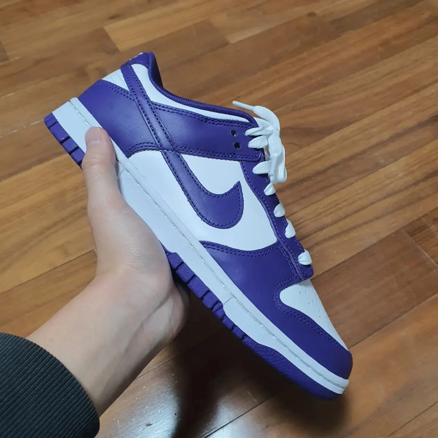 Nike Dunk Low Retro Championship Court Purple 착용 스타일