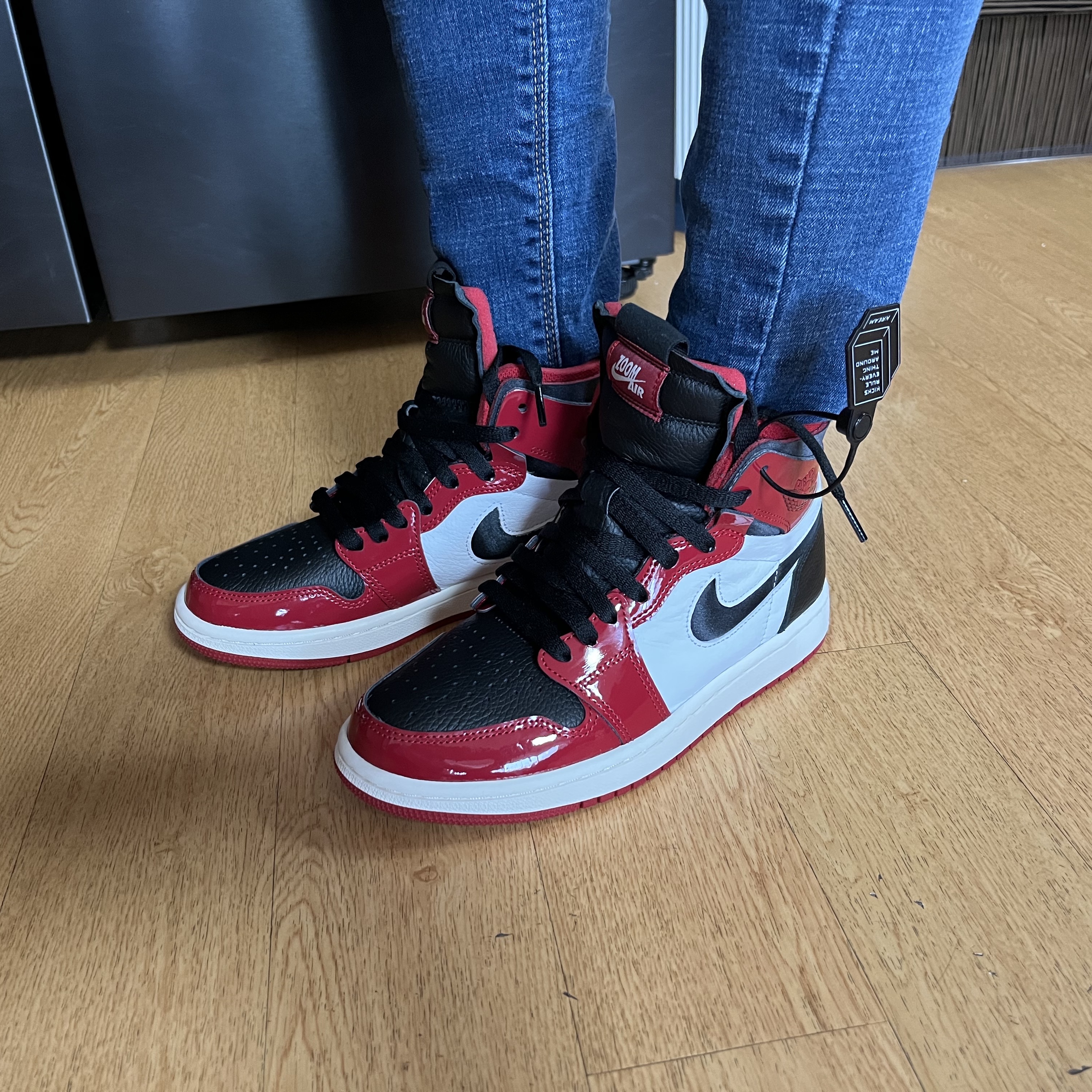 (W) Jordan 1 Zoom Air CMFT Gym Red Black 착용 스타일 - 1