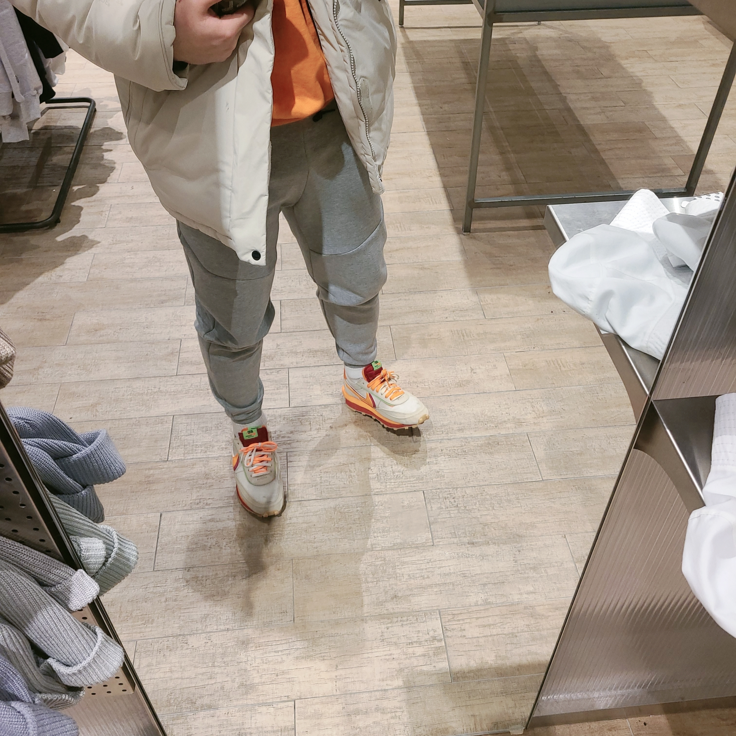Nike x Sacai x Clot LDWaffle Orange Blaze, Goyard Senat Pochette MM Black 착용 스타일 - 1