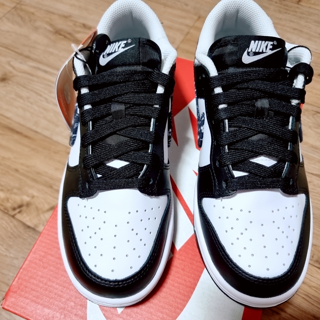 (W) Nike Dunk Low Essential Black Paisley 착용 스타일 - 4
