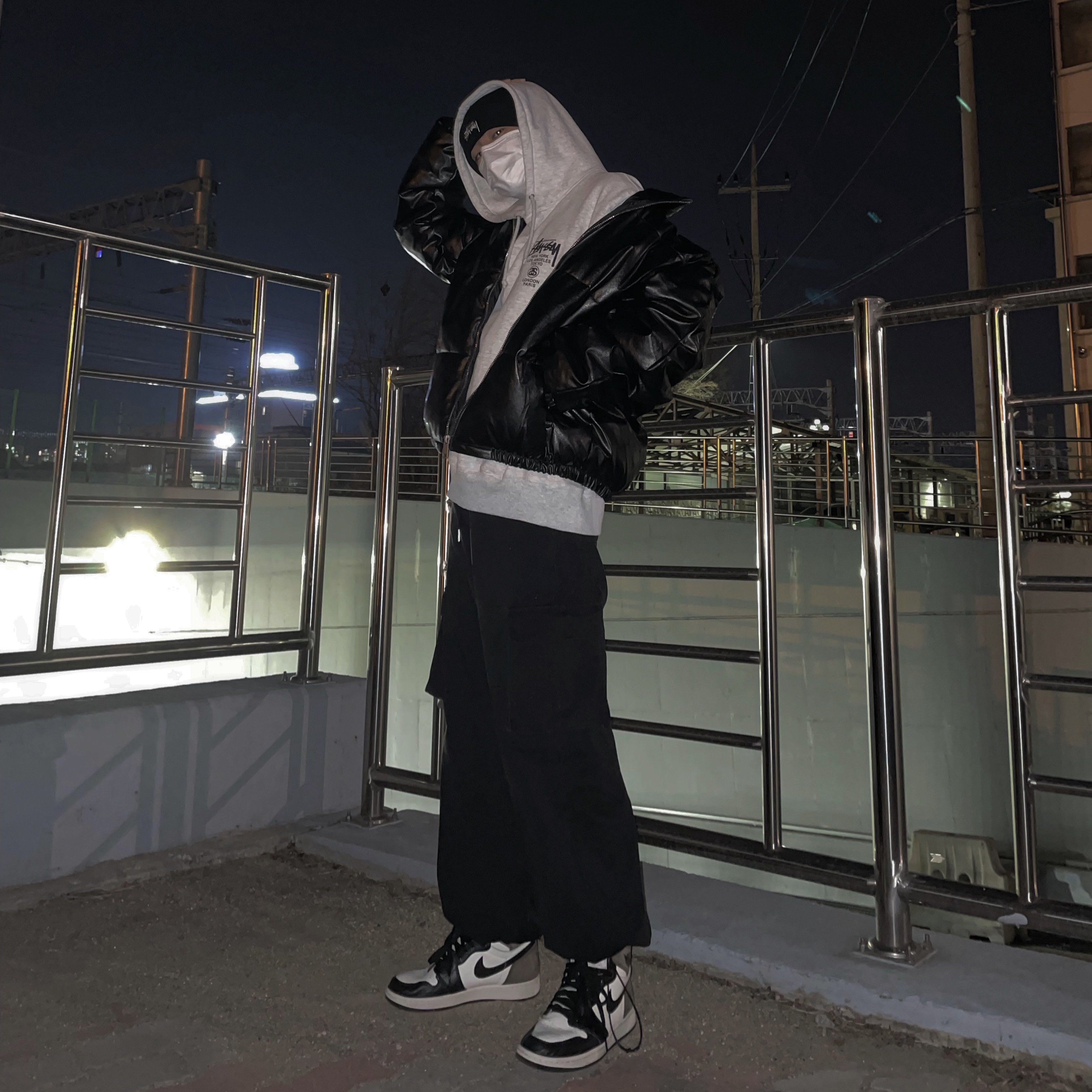 Jordan 1 Retro High OG Black Mocha, Stussy Basic Stussy Hoodie Ash Heather 2021 착용 스타일