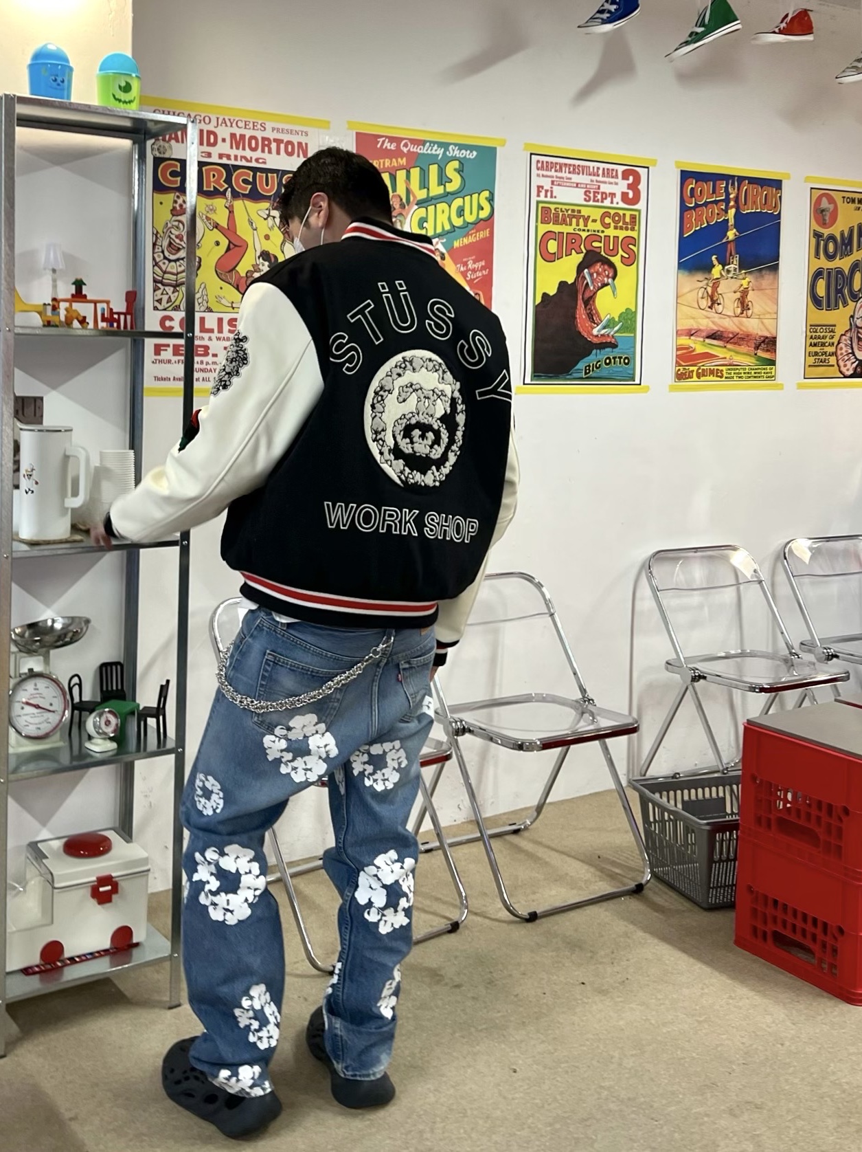 Stussy x Our Legacy x Denim Tears TTL Varsity Jacket Black, Adidas Yeezy Foam RNNR Mineral Blue 착용 스타일 - 4