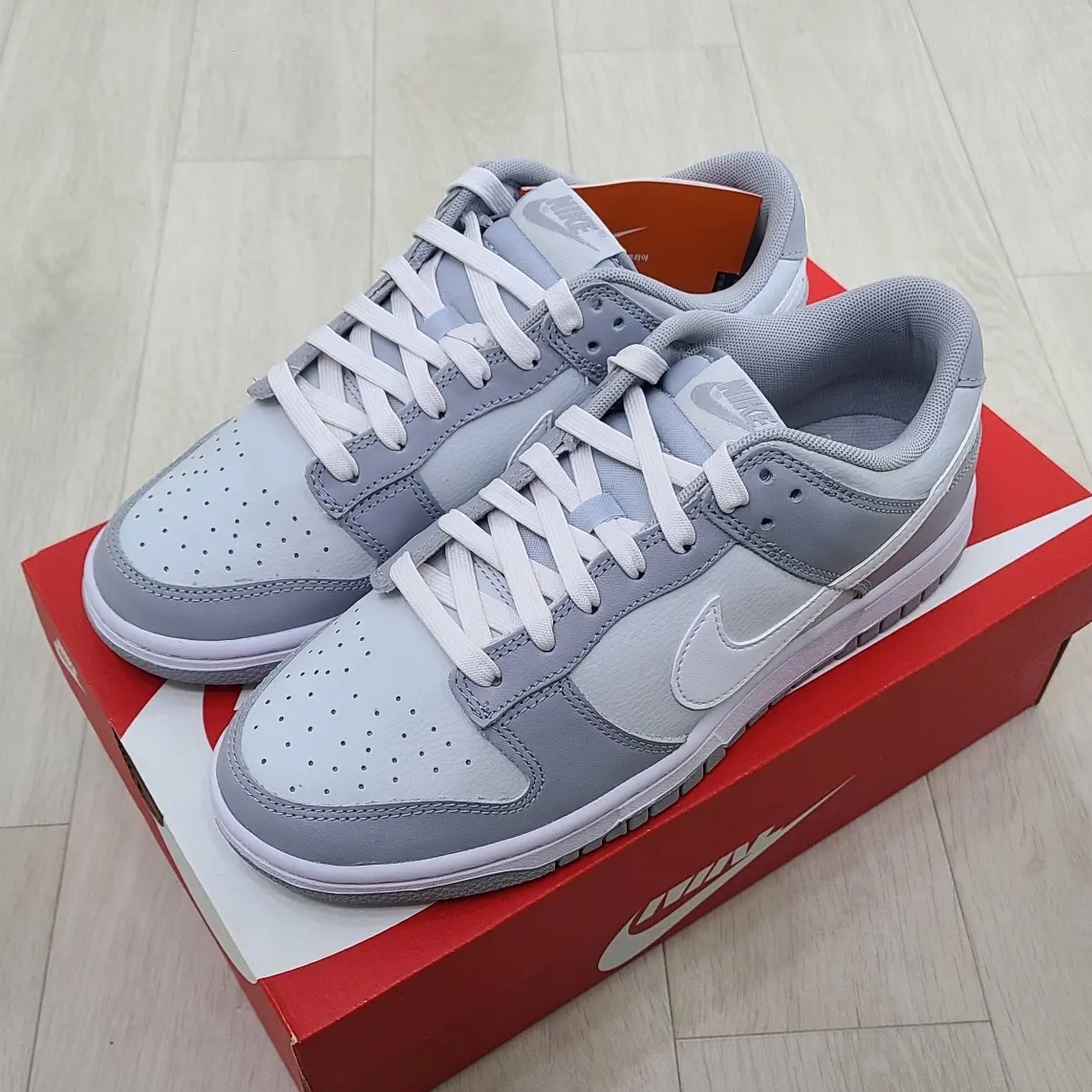 Nike Dunk Low Retro Wolf Grey 착용 스타일 - 2