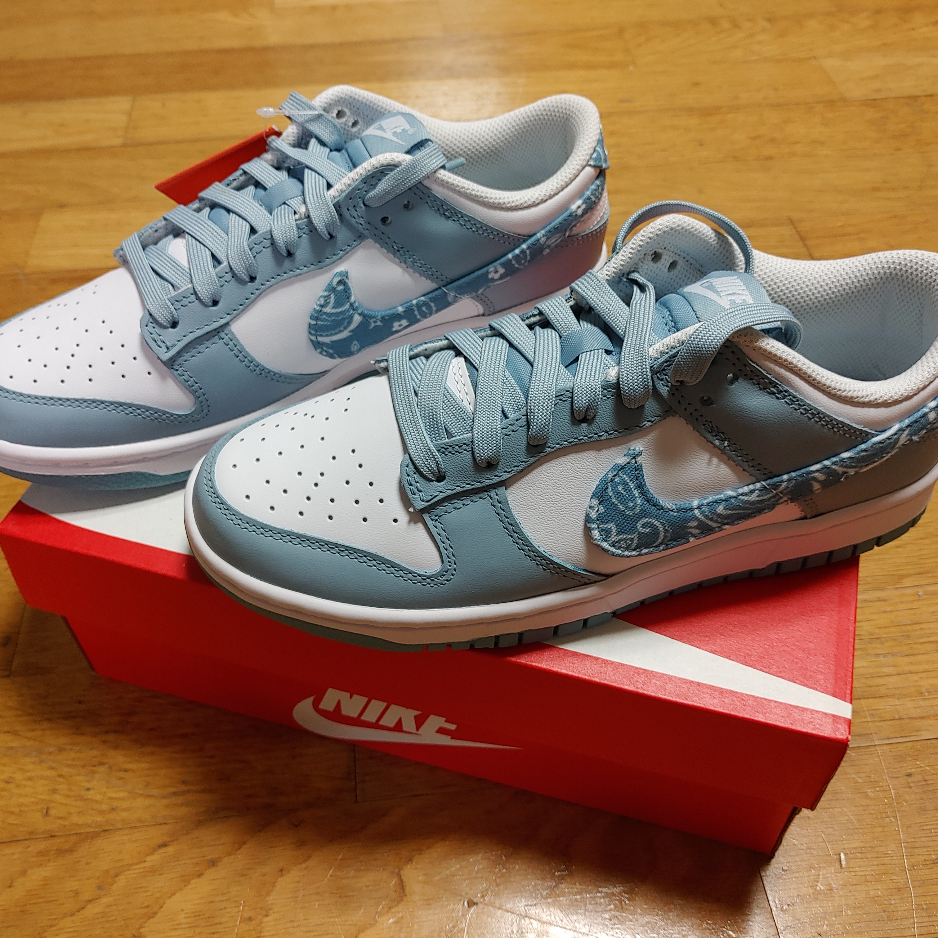 (W) Nike Dunk Low Essential Blue Paisley 착용 스타일 - 5