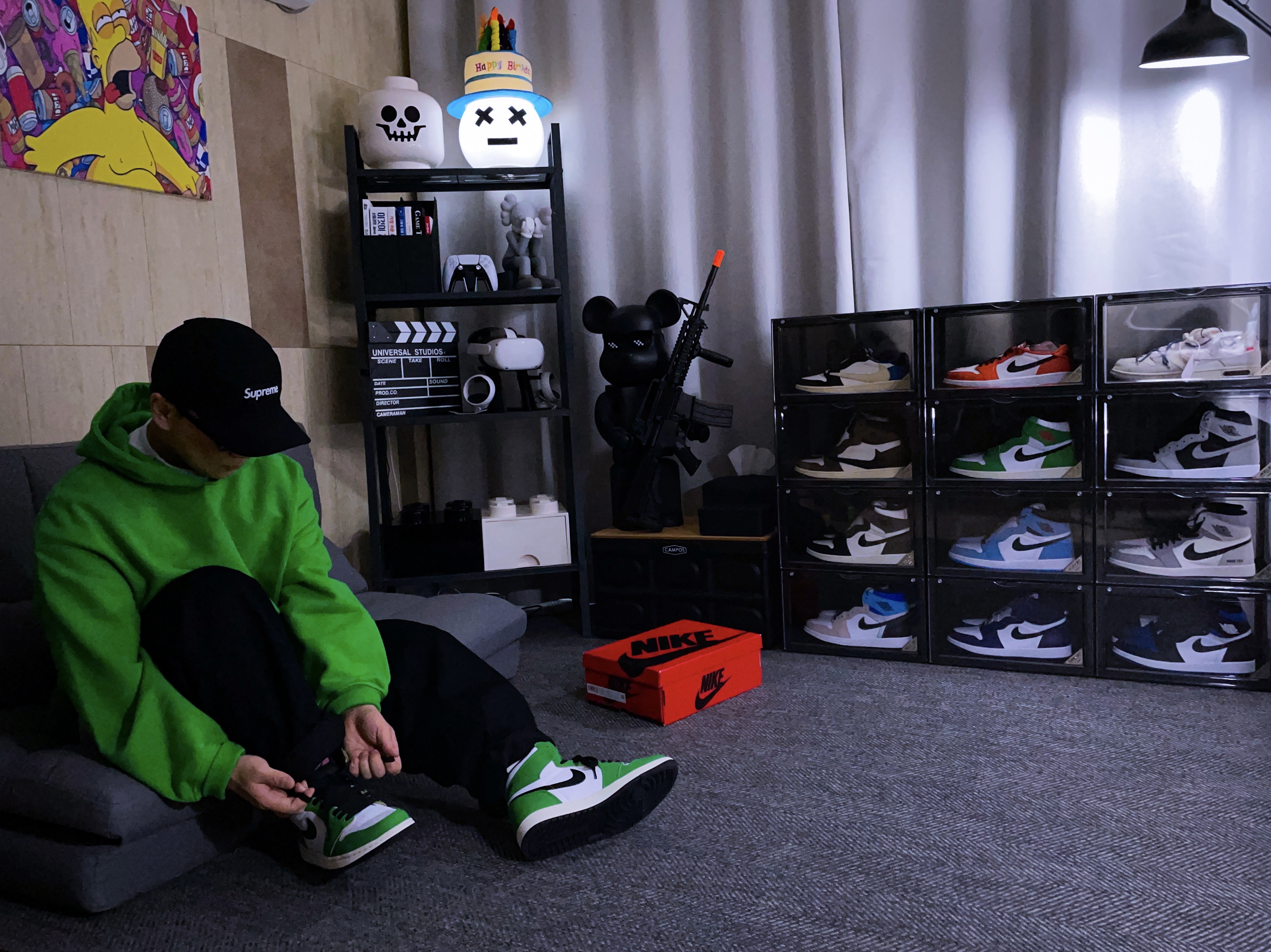 (W) Jordan 1 Retro High OG Lucky Green, Jordan 1 x Travis Scott x Fragment Retro Low OG SP Military Blue 착용 스타일 - 1