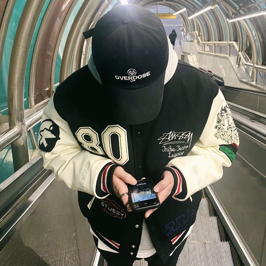 Stussy x Our Legacy x Denim Tears TTL Varsity Jacket Black, Jordan 1 Retro High OG Black Toe 2016 착용 스타일 - 2