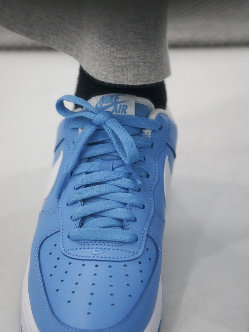 Nike Air Force 1 '07 Low University Blue 착용 스타일 - 3