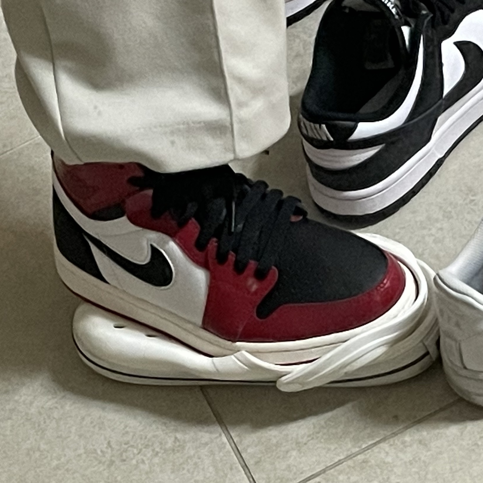 (W) Jordan 1 Zoom Air CMFT Gym Red Black 착용 스타일 - 2