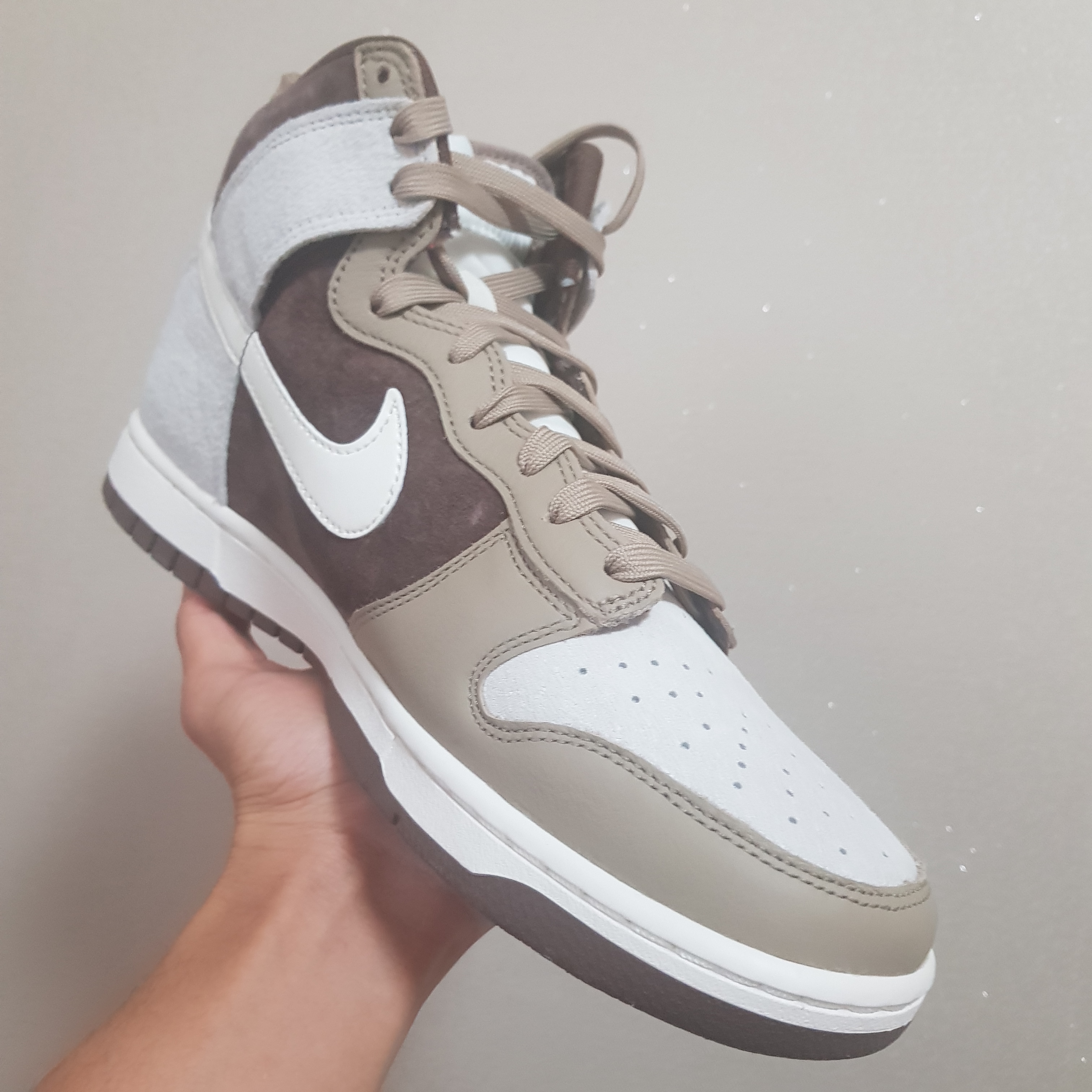 Nike Dunk High Retro PRM Light Chocolate 착용 스타일