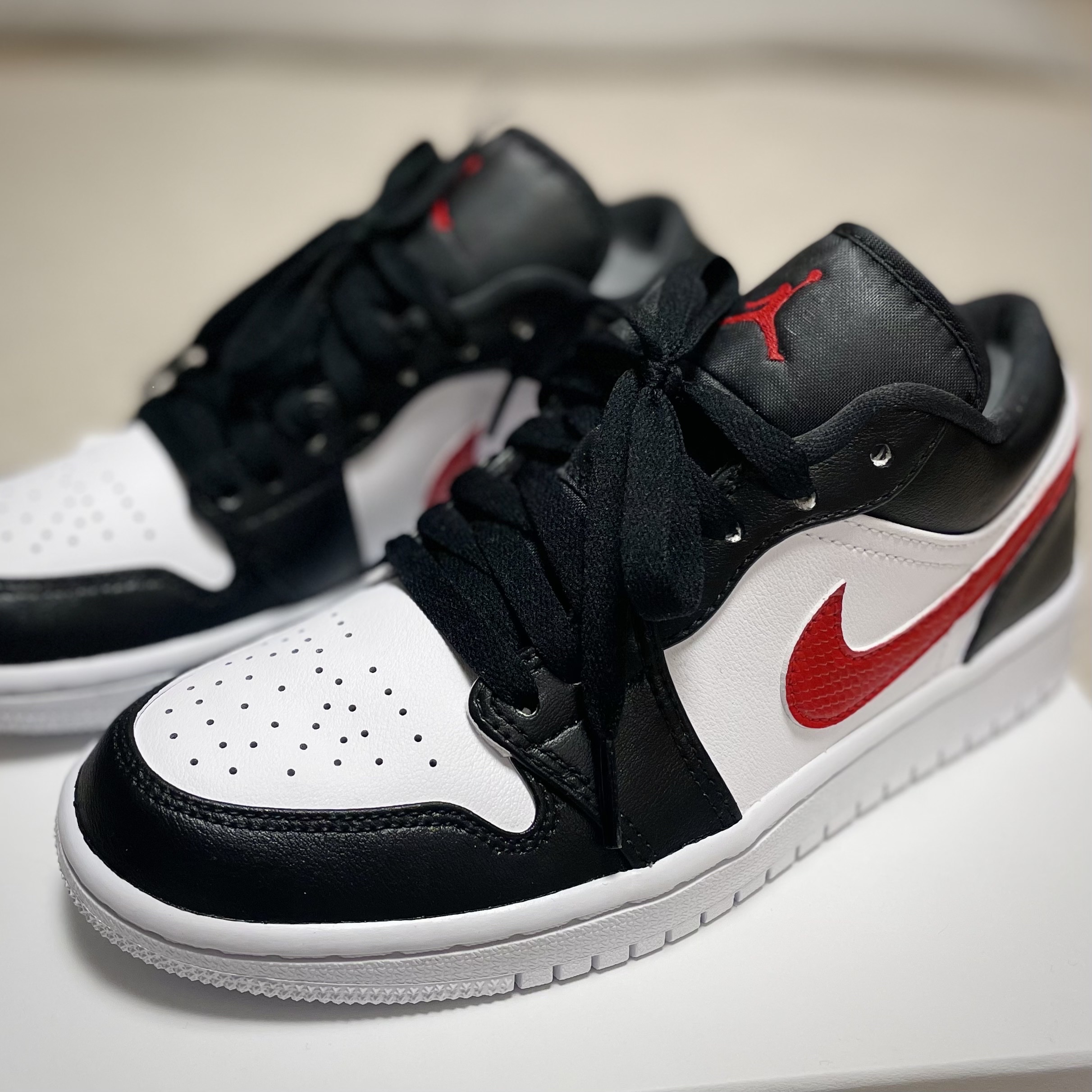 (W) Jordan 1 Low Triple White 2020 착용 스타일 - 1