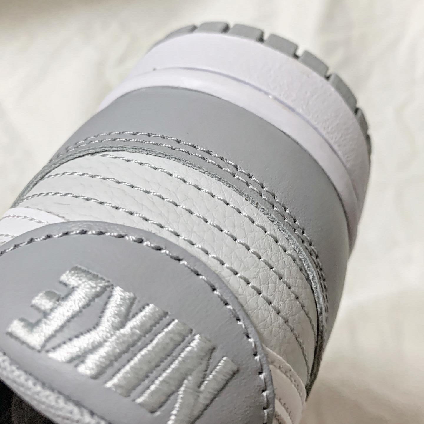 Nike Dunk Low Retro Wolf Grey 착용 스타일 - 4