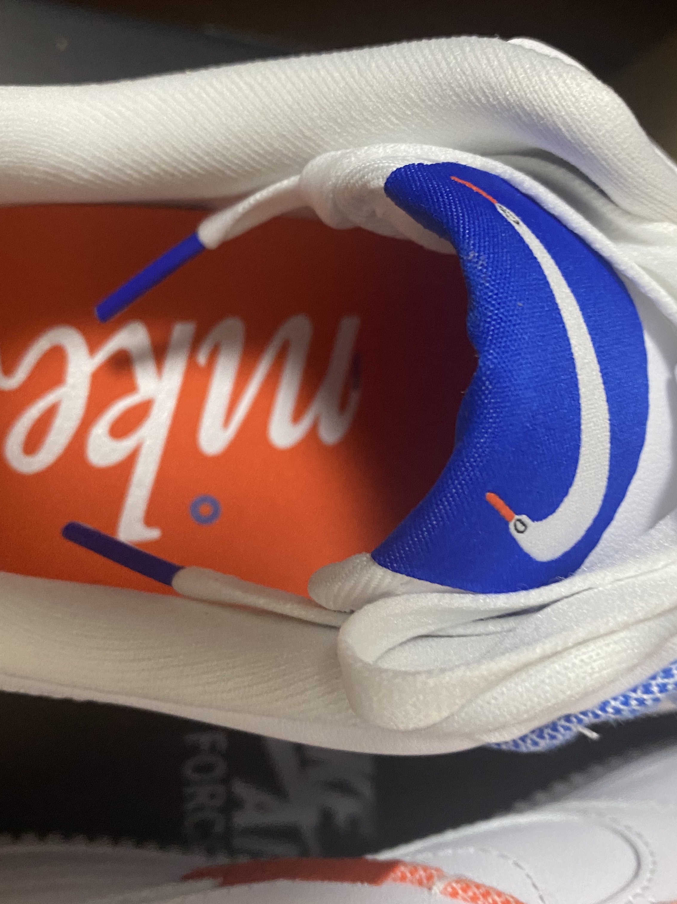 (W) Nike Air Force 1 '07 LX White Safety Orange 착용 스타일 - 2