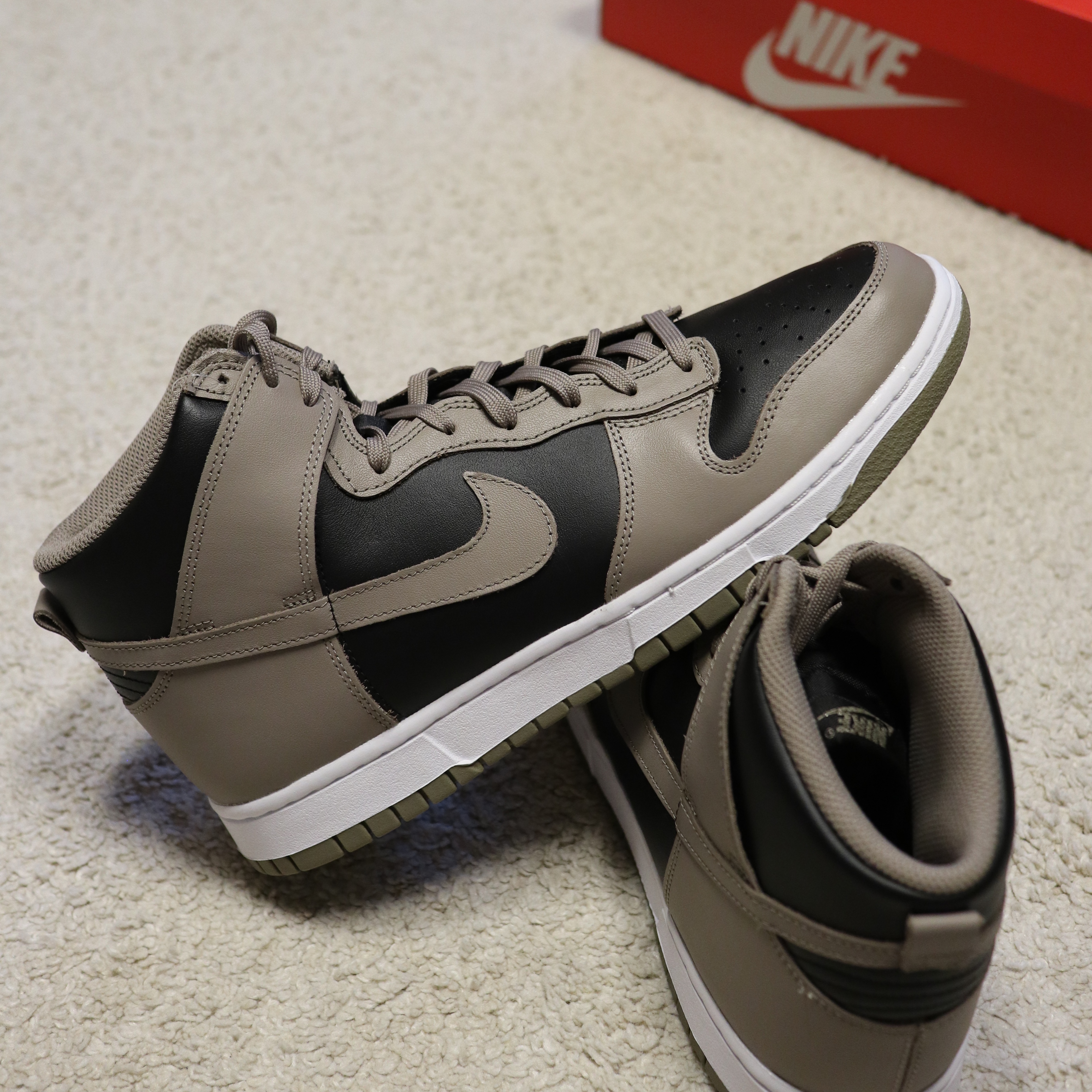 (W) Nike Dunk High Moon Fossil 착용 스타일 - 1