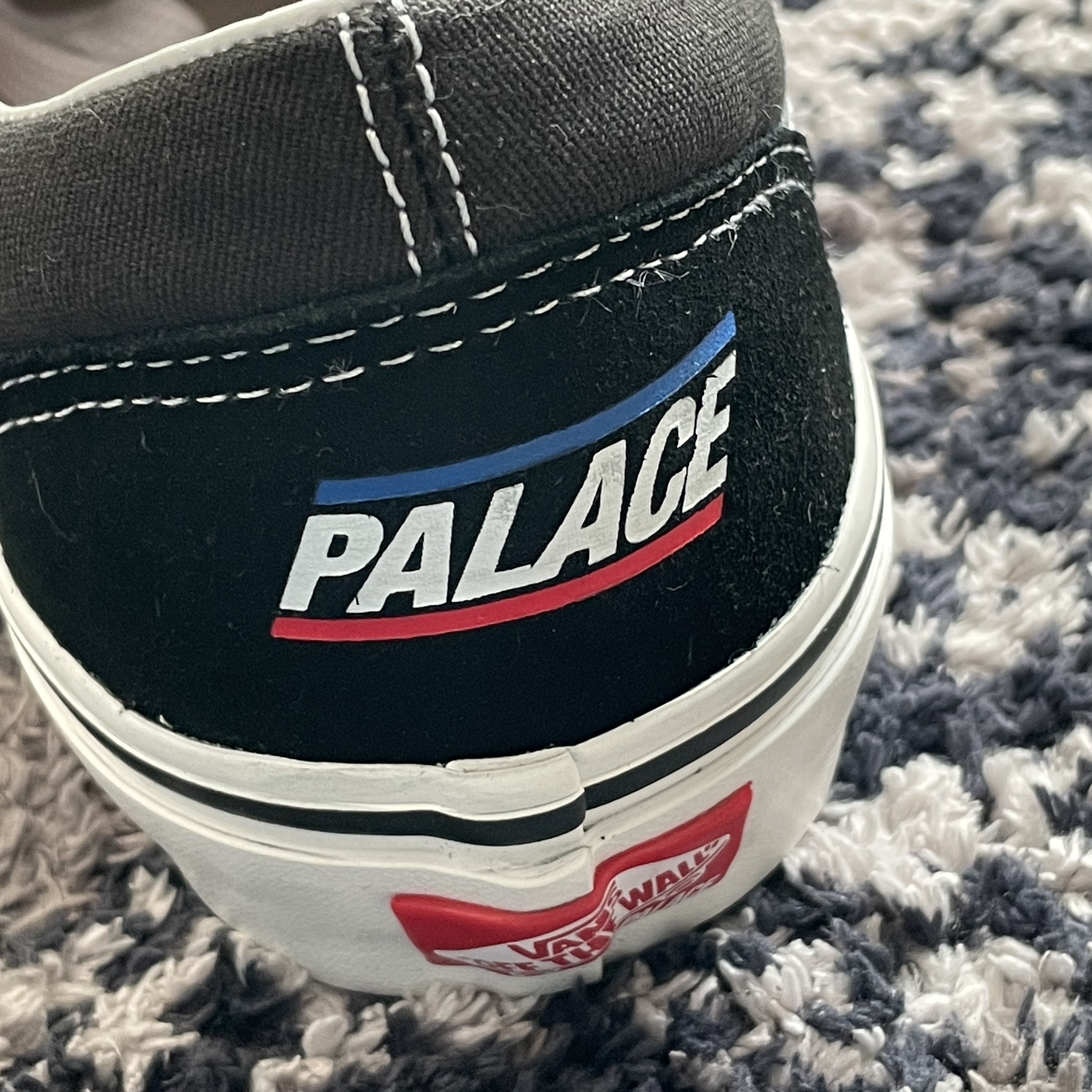 Vans x Palace Skate Old Skool Black White 착용 스타일 - 4