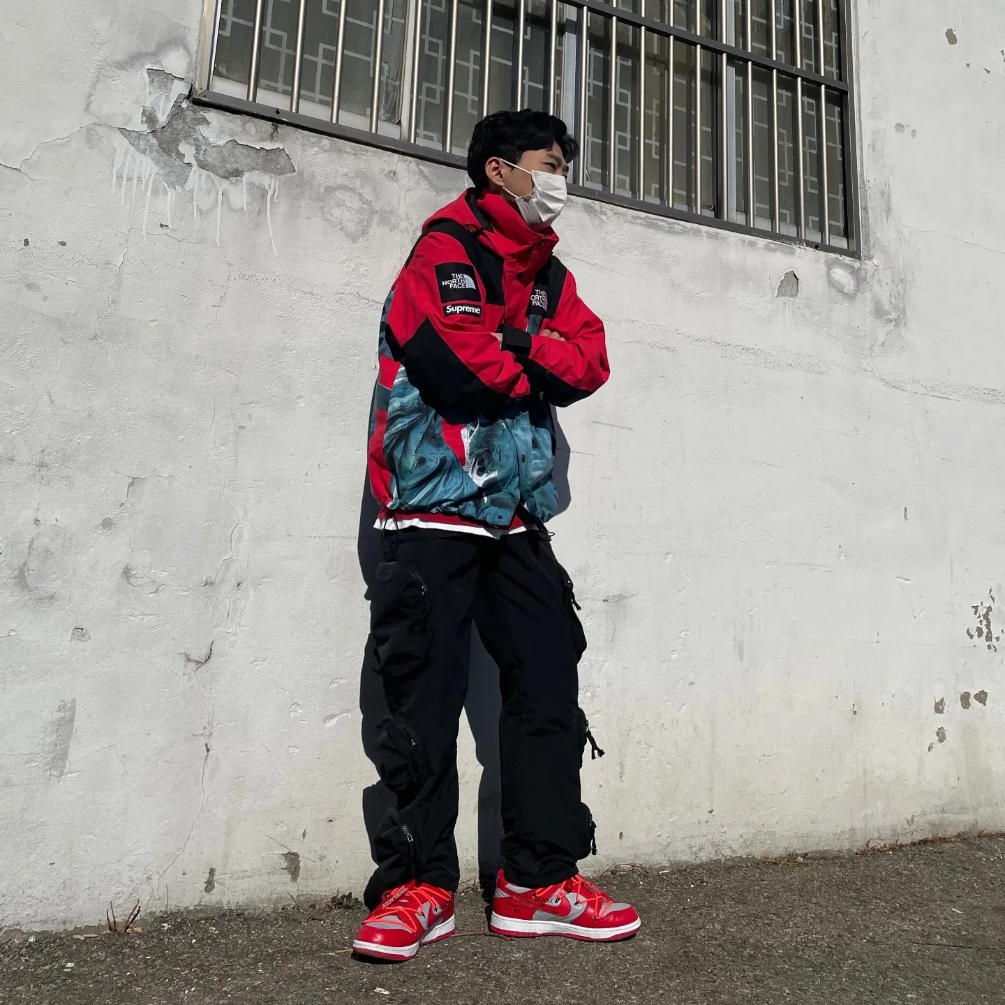 Nike x Off-White Dunk Low University Red, Supreme x The North Face Statue of Liberty Mountain Jacket Red - 19FW 착용 스타일 - 3