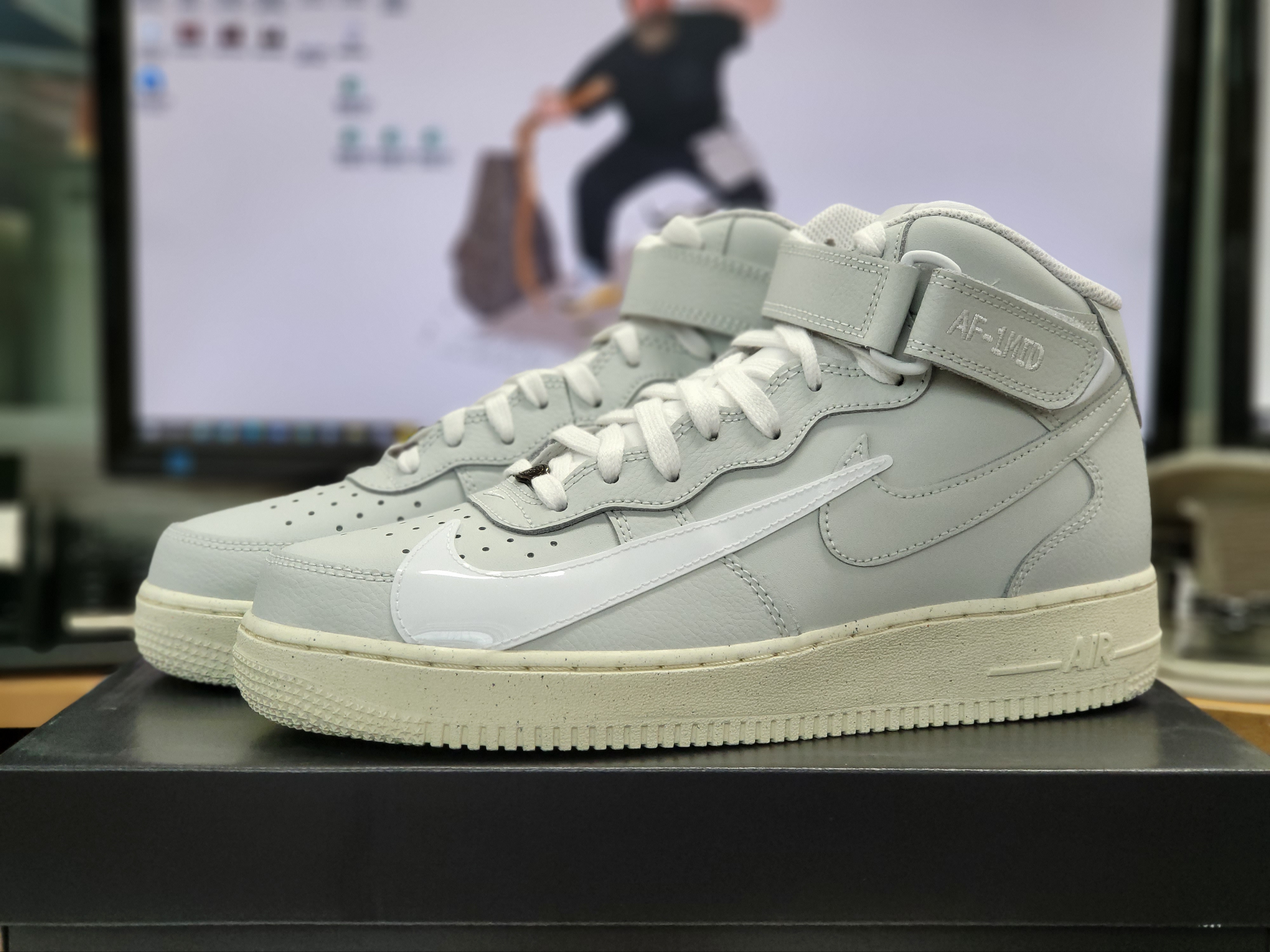 Nike Air Force 1 Mid '07 Premium Copy and Paste 착용 스타일