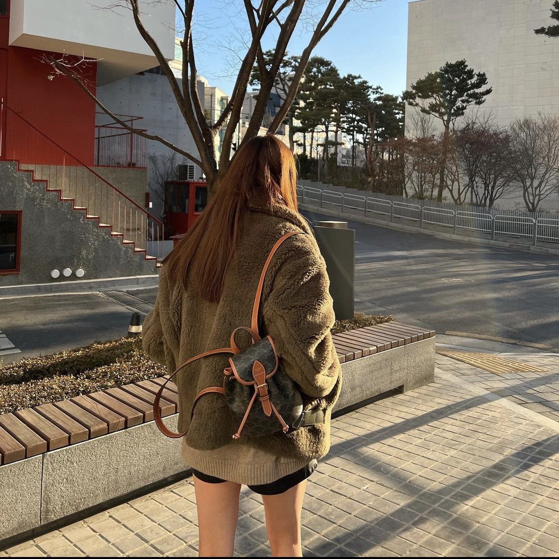 Celine Mini Backpack Folco in Triomphe Canvas and Calfskin Tan 착용 스타일