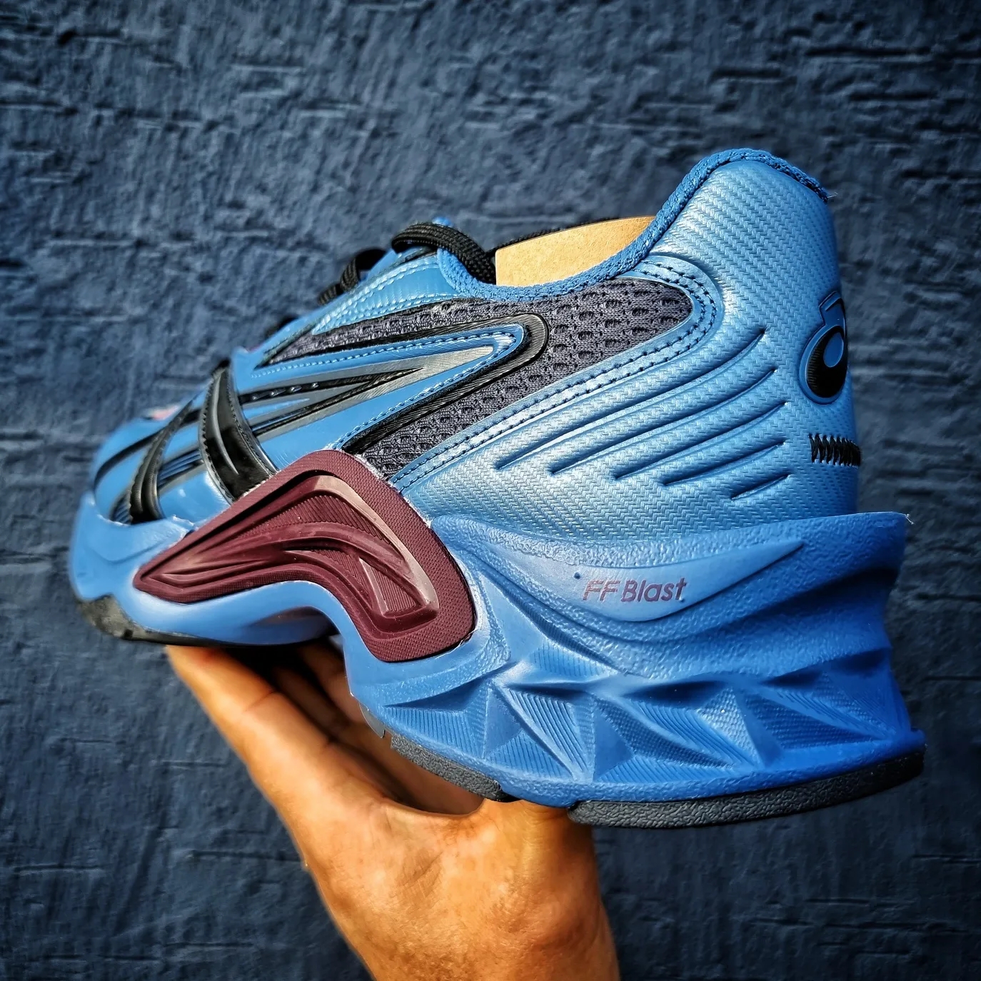 Asics HN2-S Protoblast Azure 착용 스타일 - 4