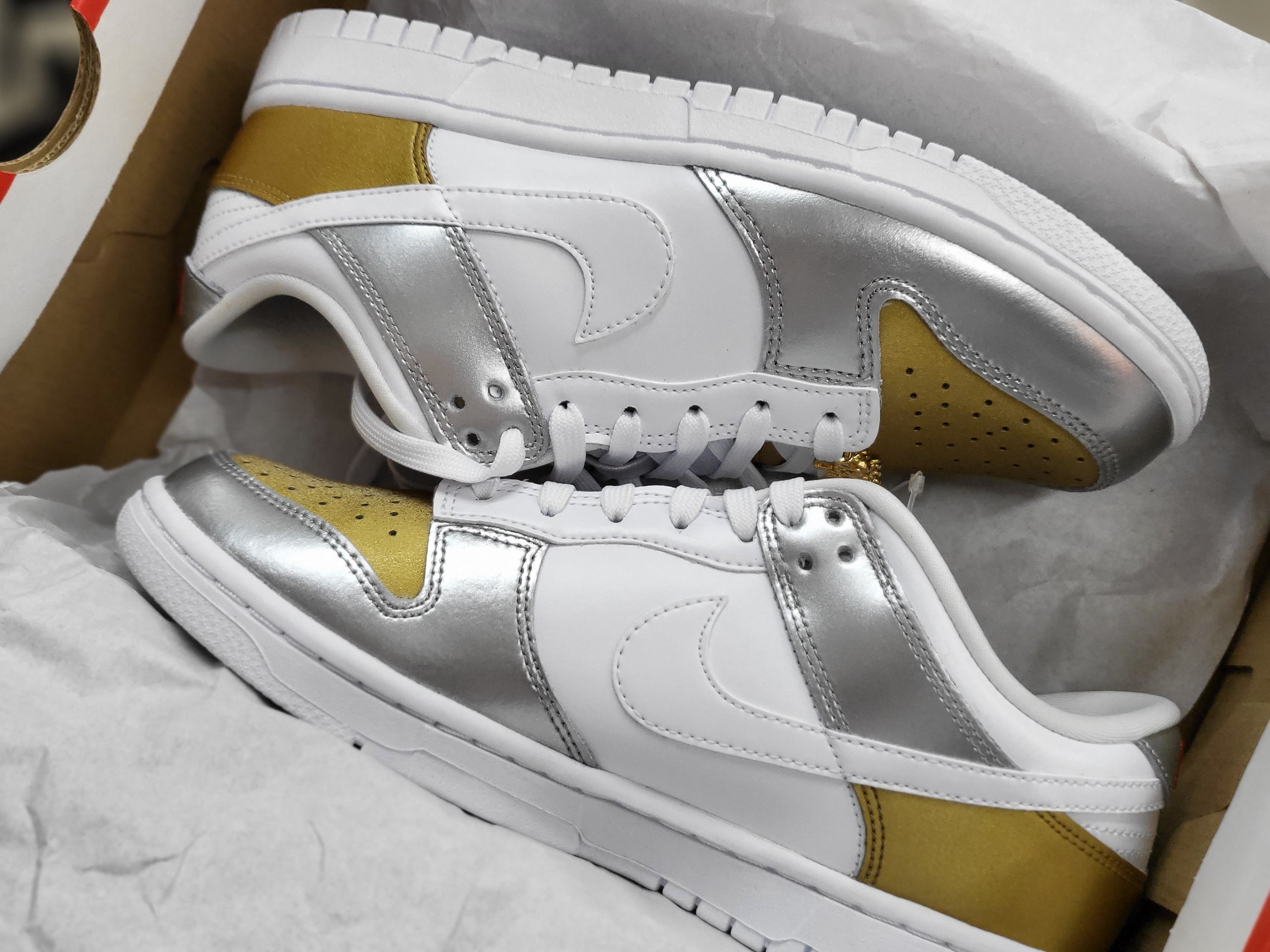 (W) Nike Dunk Low SE Heirloom 착용 스타일 - 1