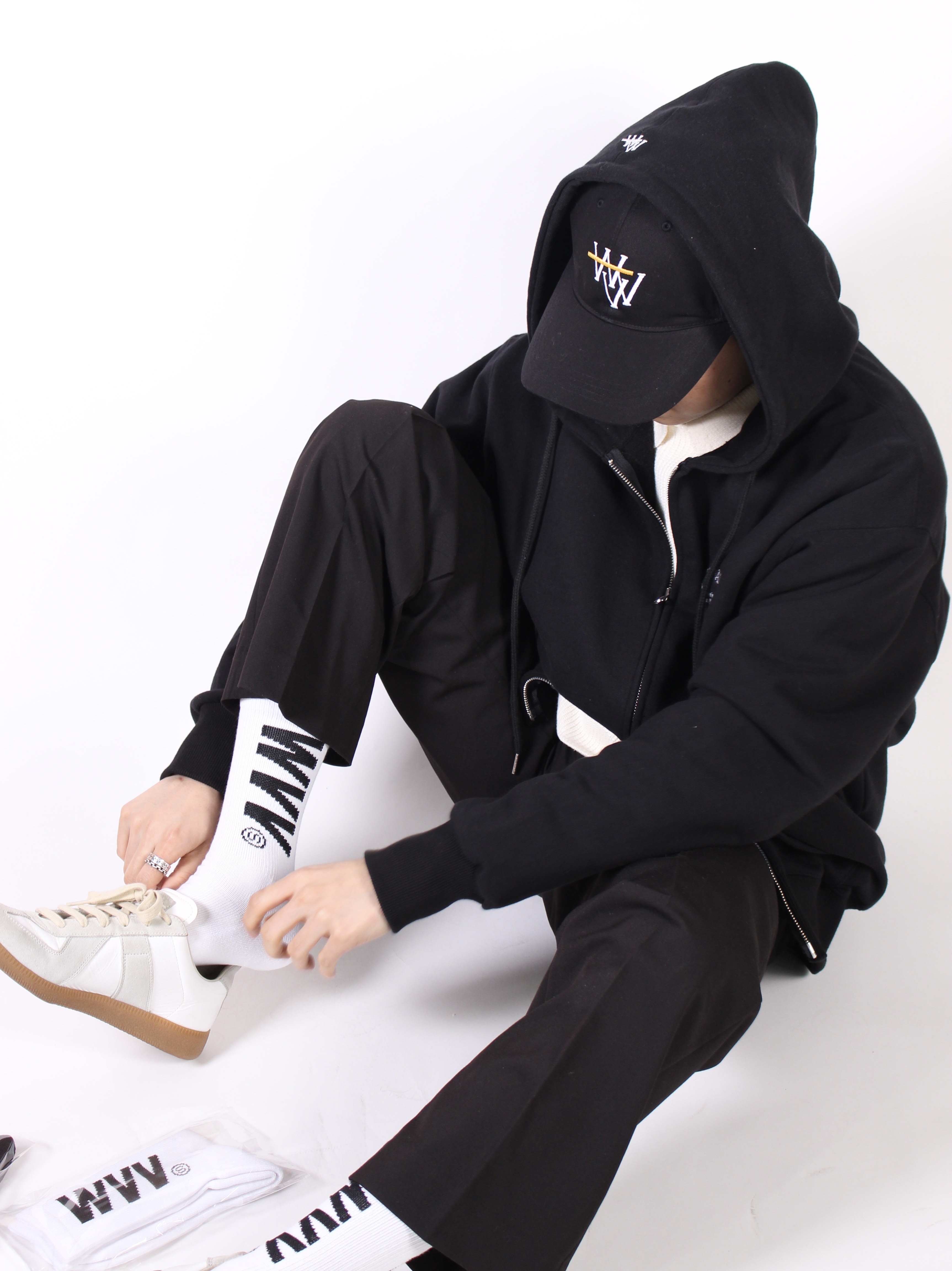 Maison Margiela Calfskin Replica Sneakers 착용 스타일