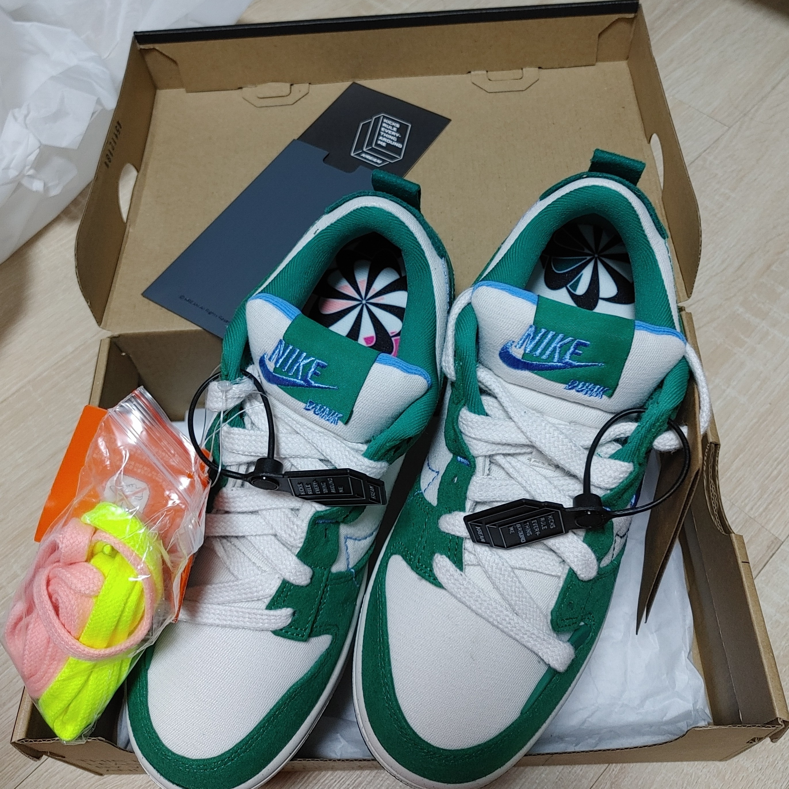 (W) Nike Dunk Low Disrupt 2 Phantom University Blue 착용 스타일 - 1