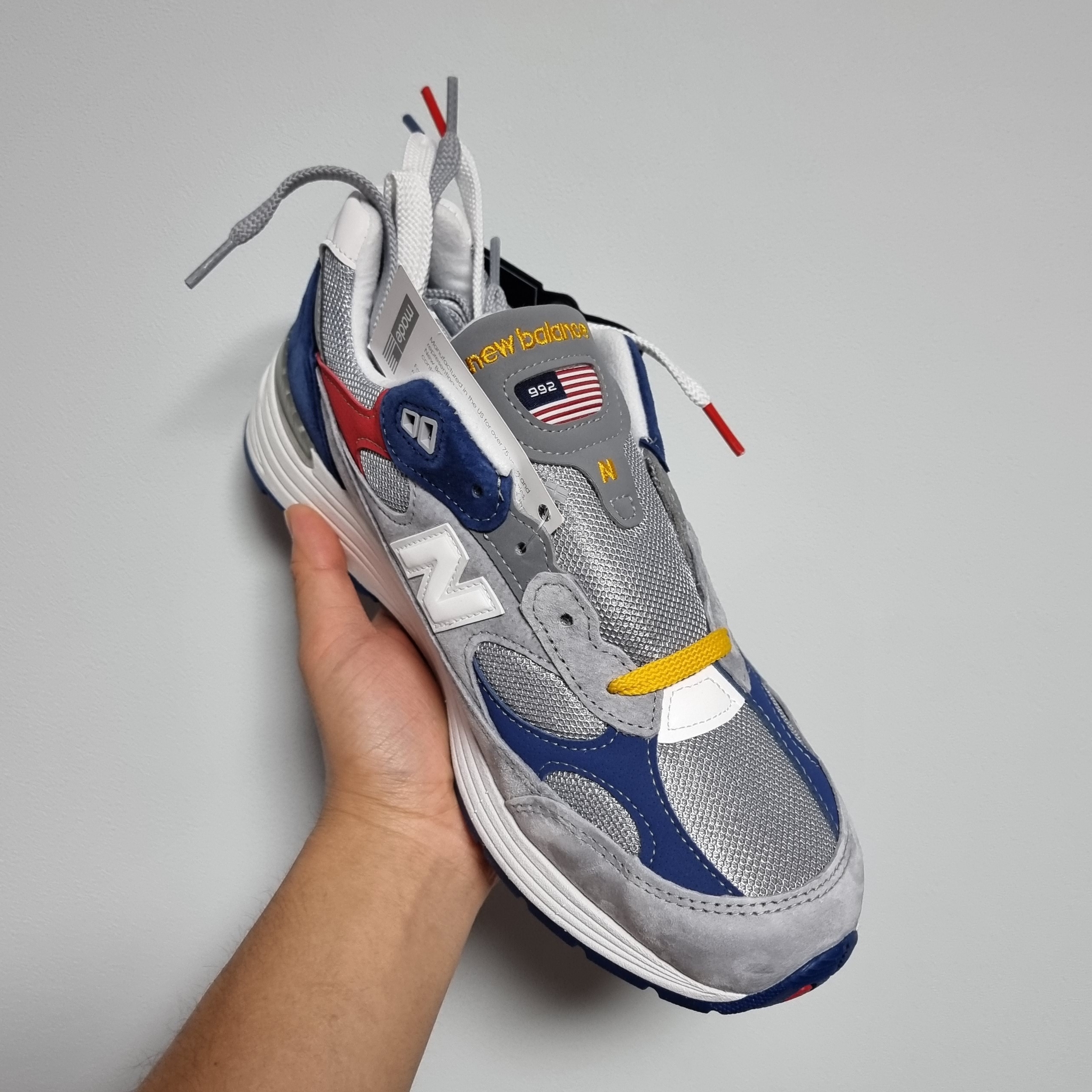 New Balance x DTLR 992 Made in USA Varsity 착용 스타일 - 3