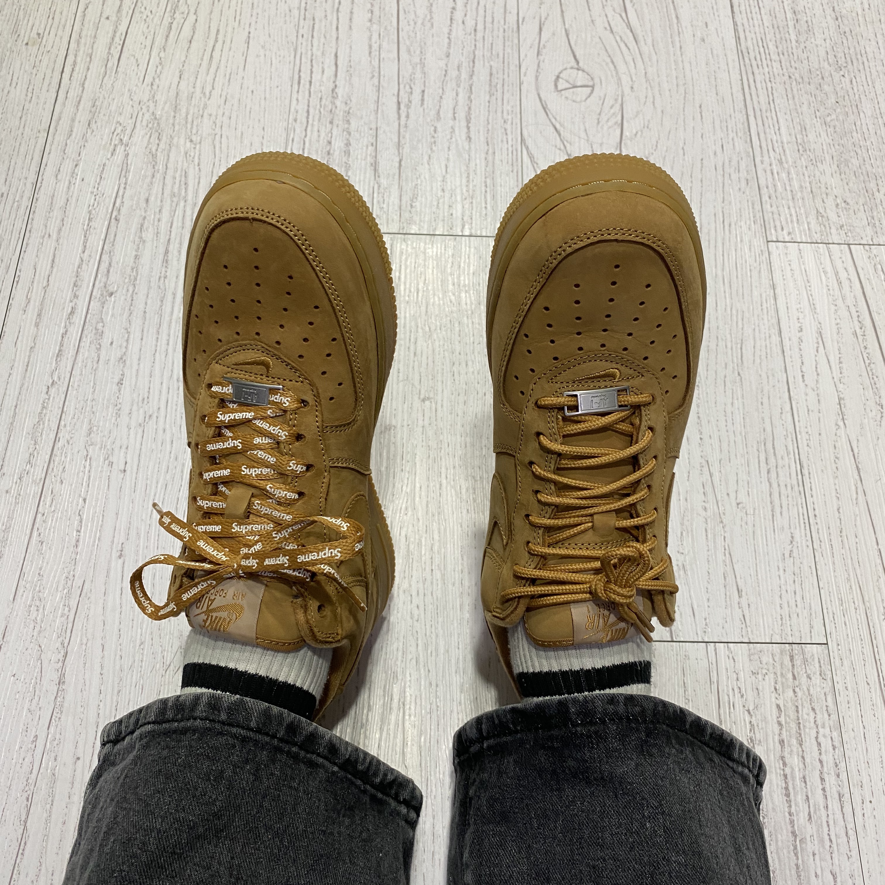 Nike x Supreme Air Force 1 Low Flax, Nike Air Force 1 '07 WB Flax 착용 스타일