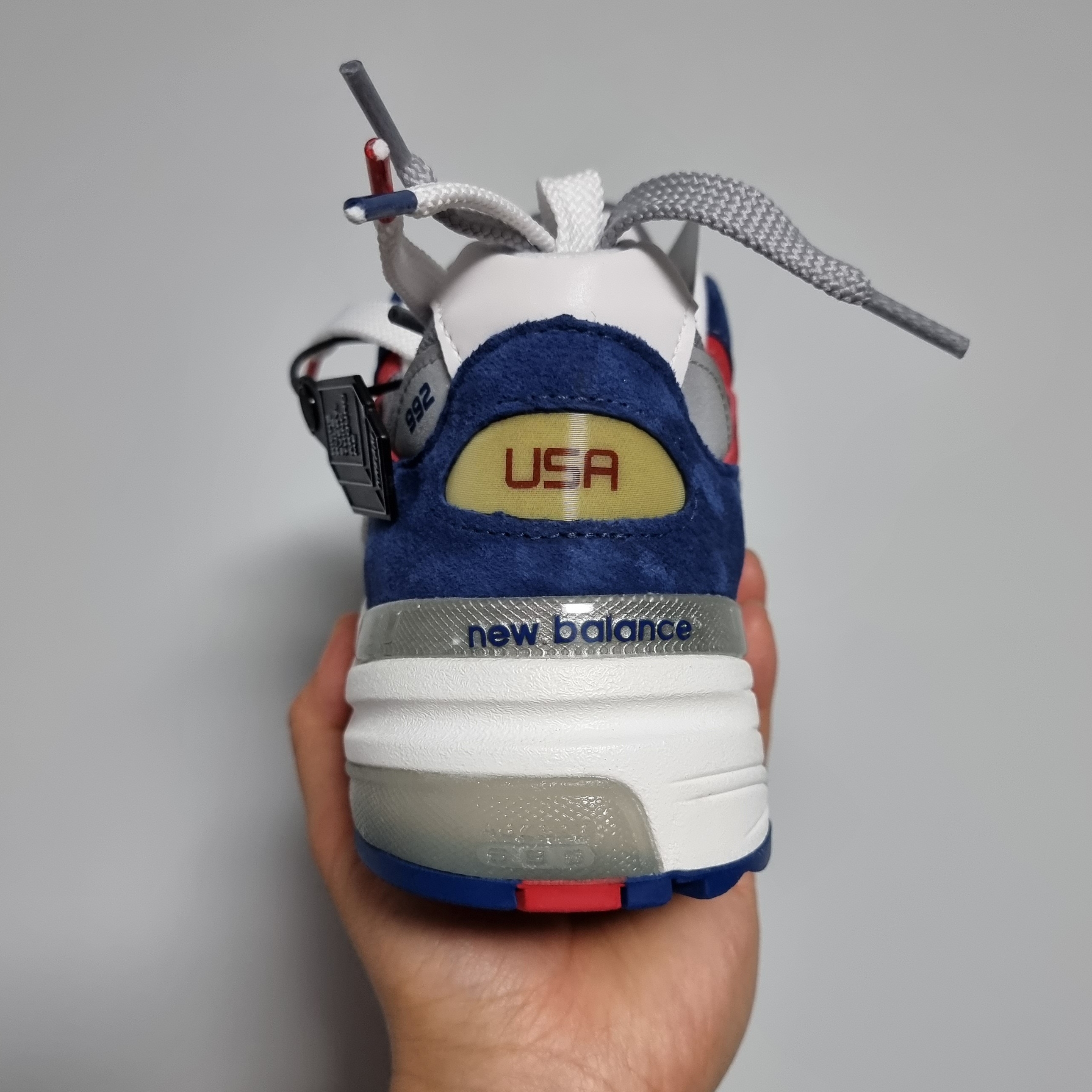 New Balance x DTLR 992 Made in USA Varsity 착용 스타일 - 4