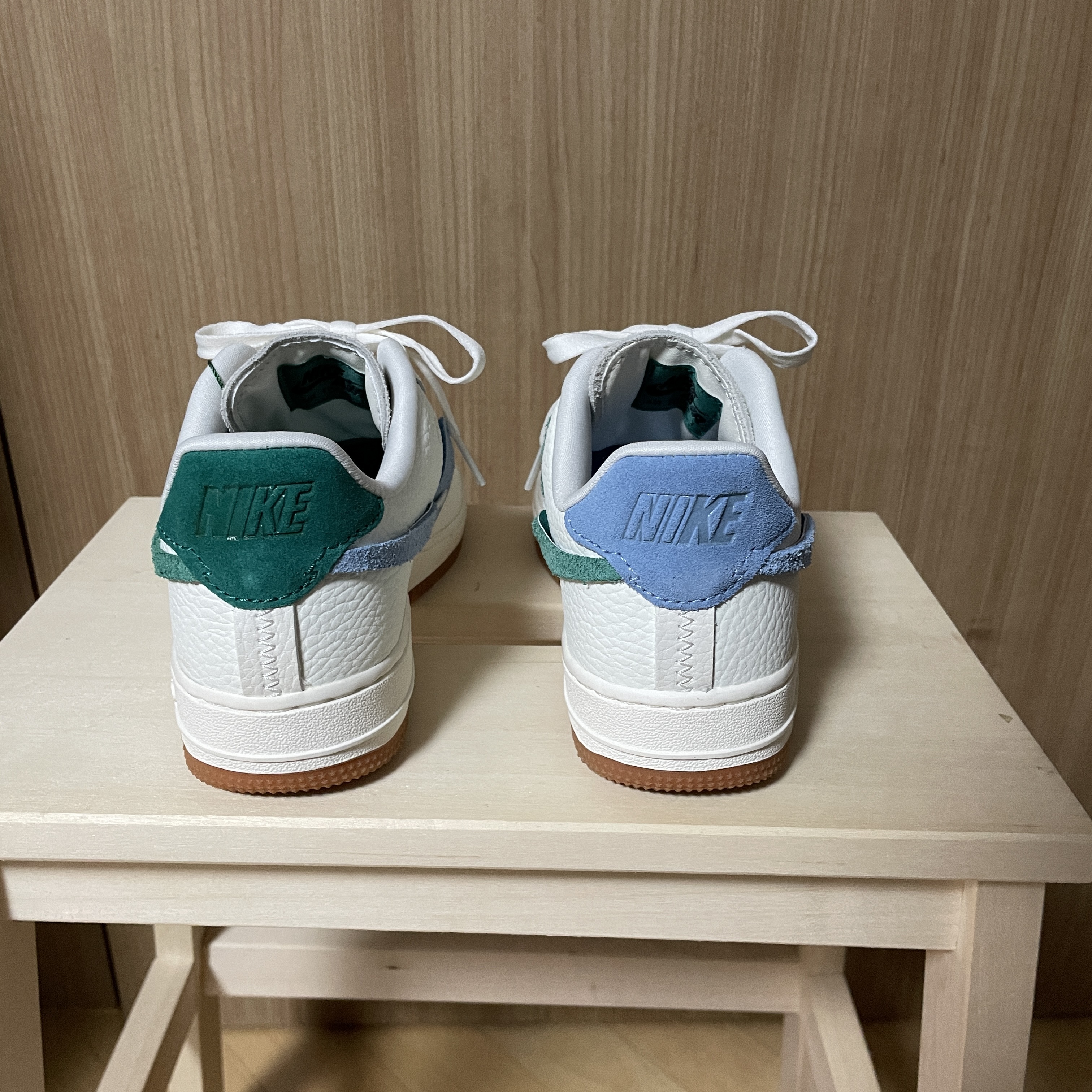 (W) Nike Air Force 1 Vandalized Sail Mystic Green 착용 스타일 - 3
