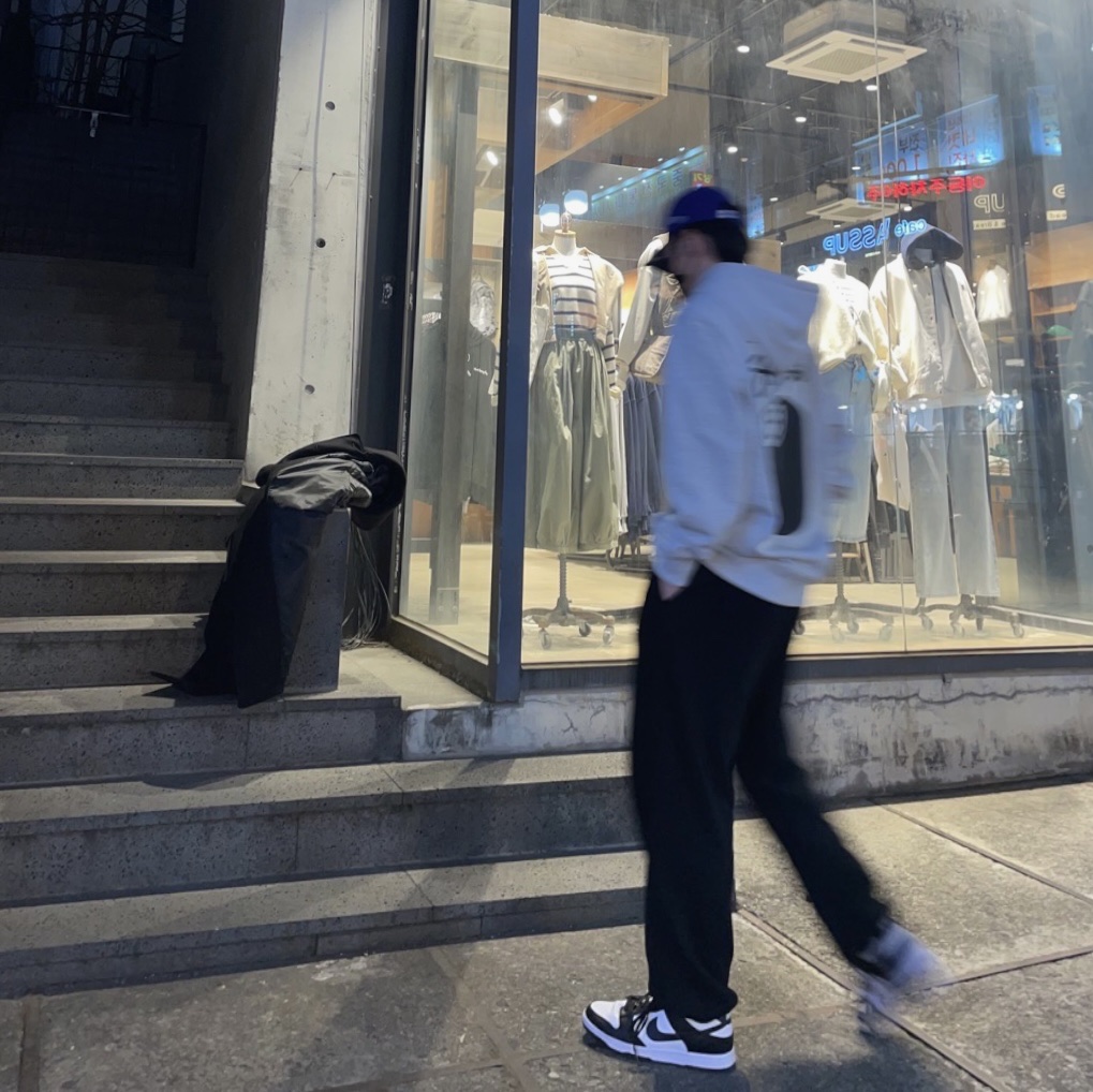Stussy 8 Ball Hoodie Ash Heather - 21FW, Nike Dunk Low Retro Black 착용 스타일 - 4
