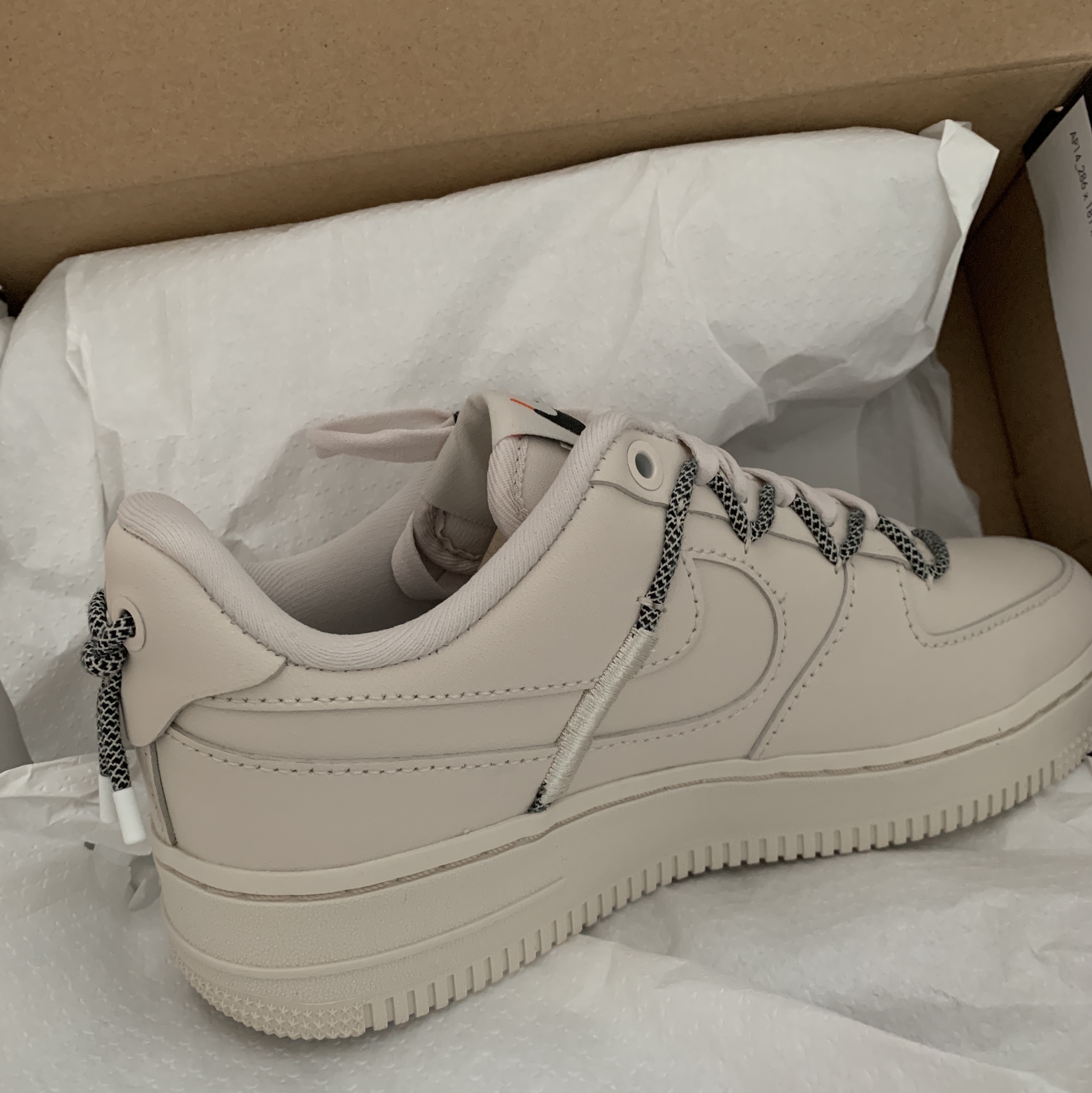 (W) Nike Air Force 1 '07 LX Light Orewood Brown 착용 스타일 - 2